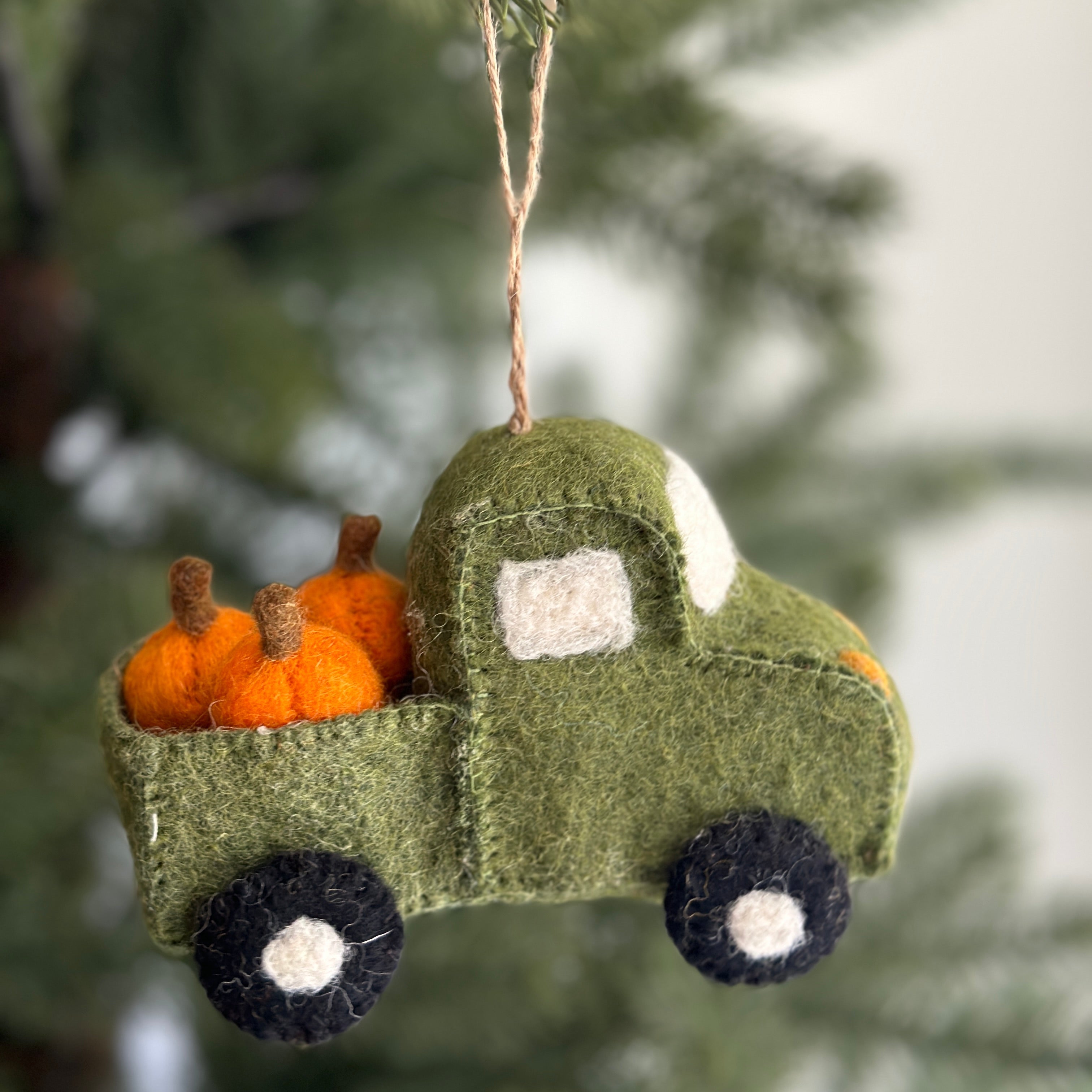 Felt Pickup Truck With Pumpkins Ornament