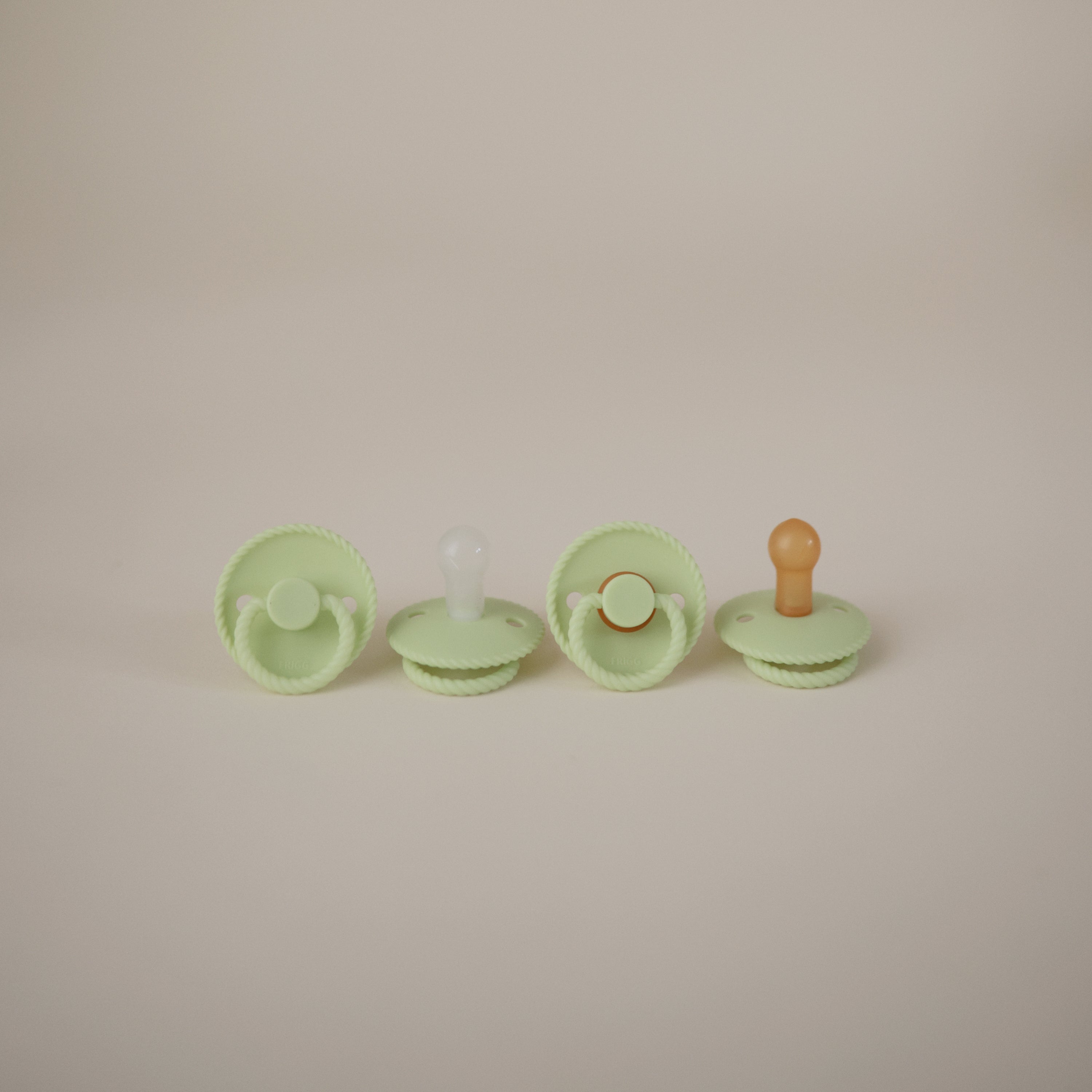 Frigg Rope Natural Rubber Pacifier 2-pack