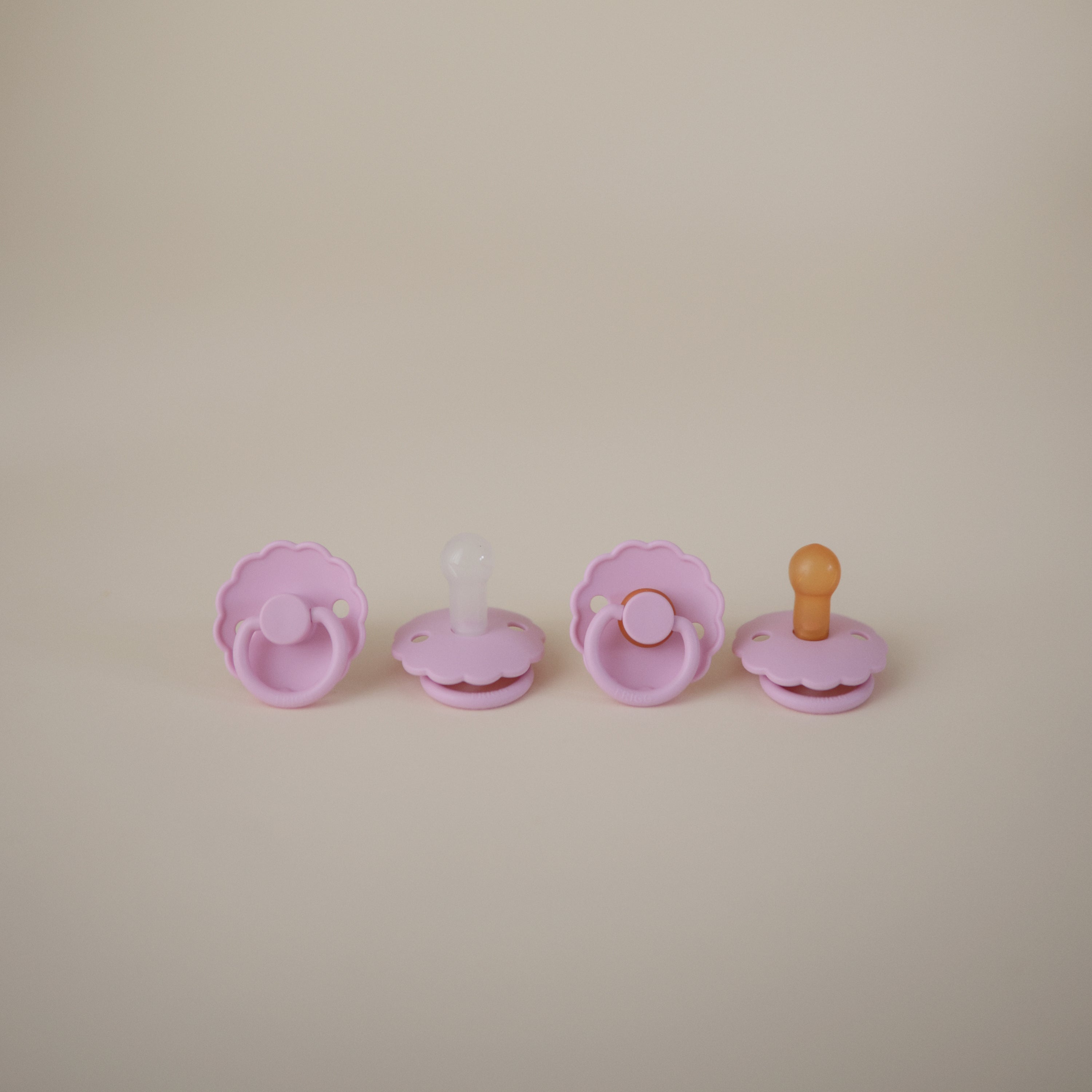 Frigg Daisy Natural Rubber Pacifier 2-pack