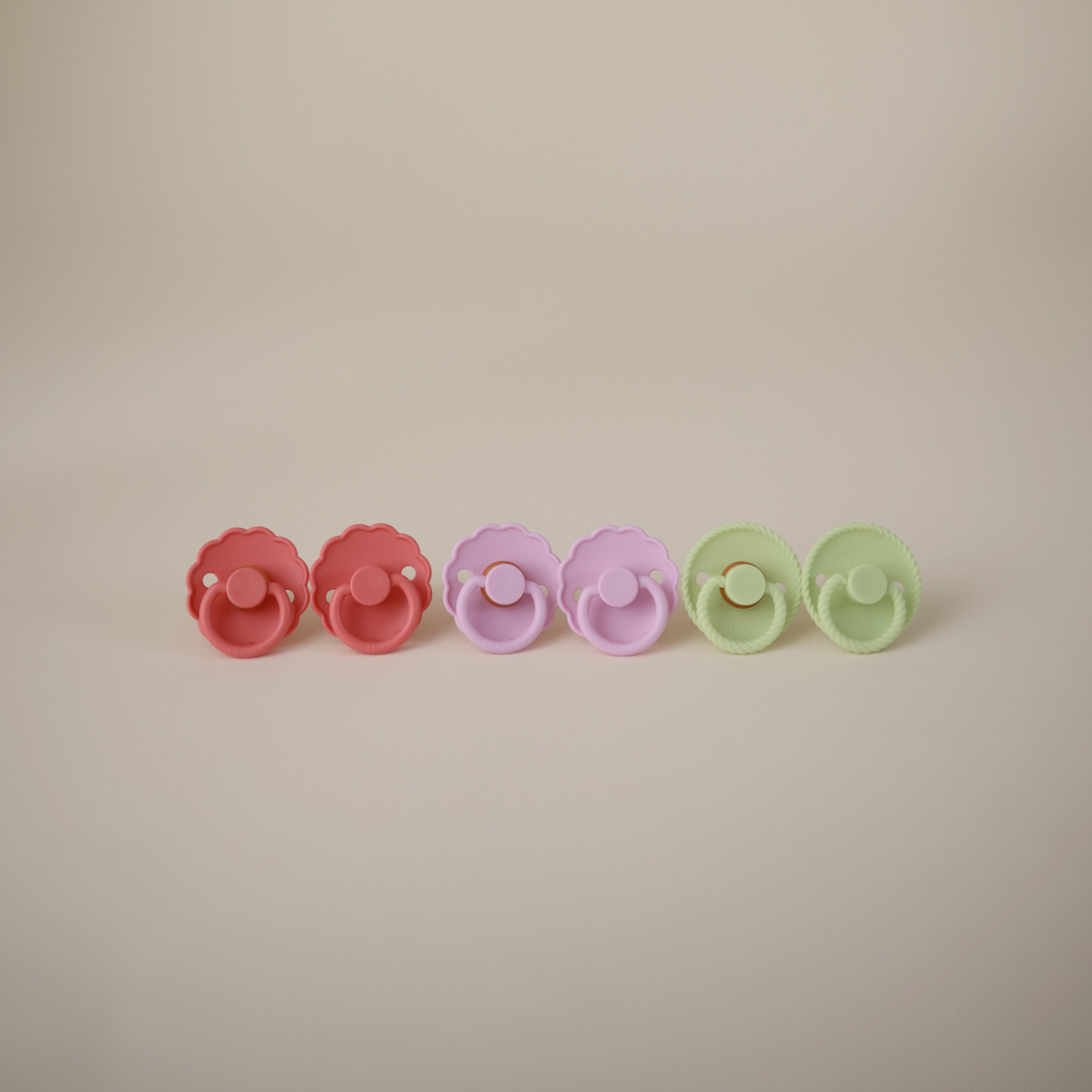 Frigg Daisy Natural Rubber Pacifier 2-pack