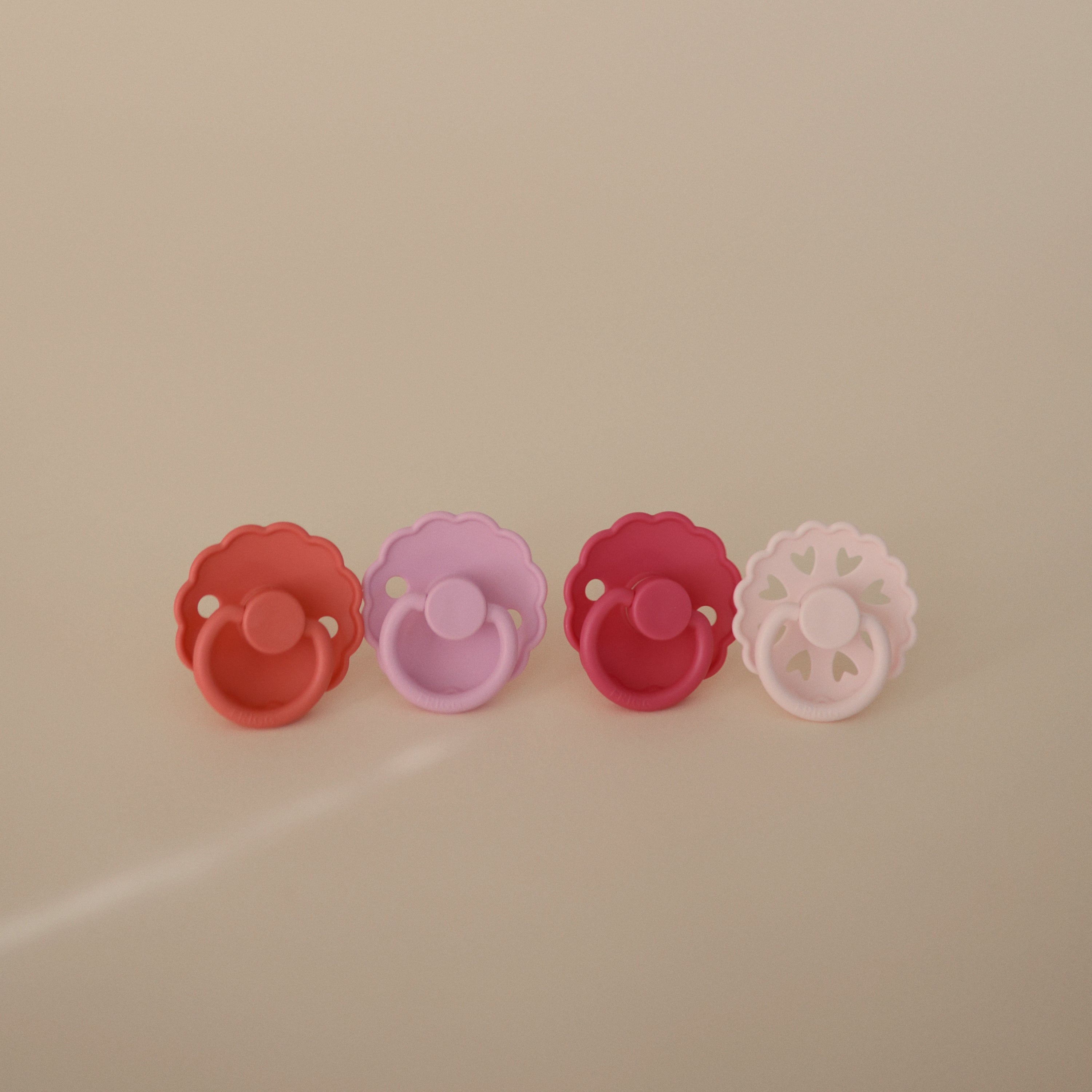 Frigg Natural Rubber Rosy Romance Pacifier 4-pack