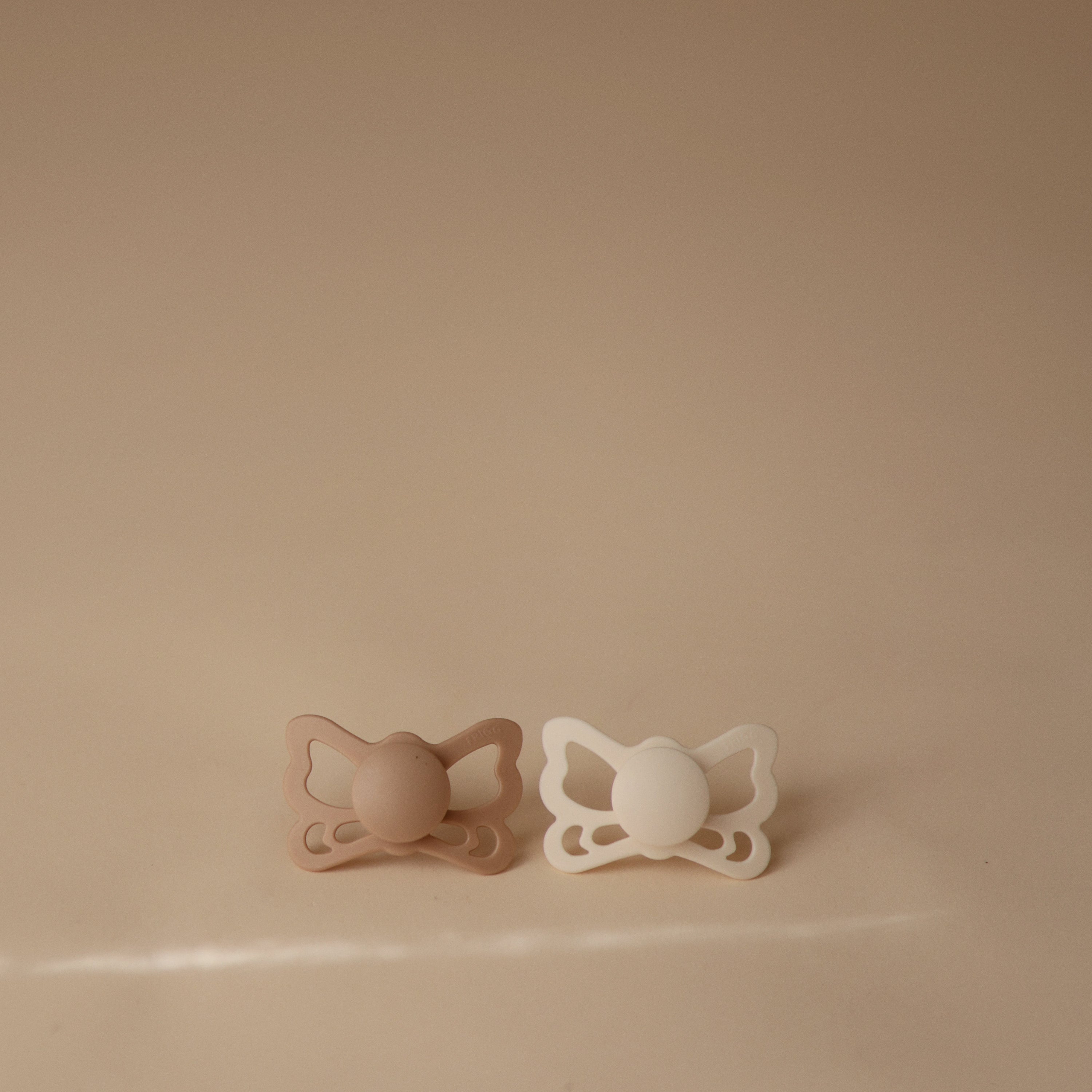 Frigg Butterfly Anatomical Silicone Pacifier 2-pack (6-18 Months)