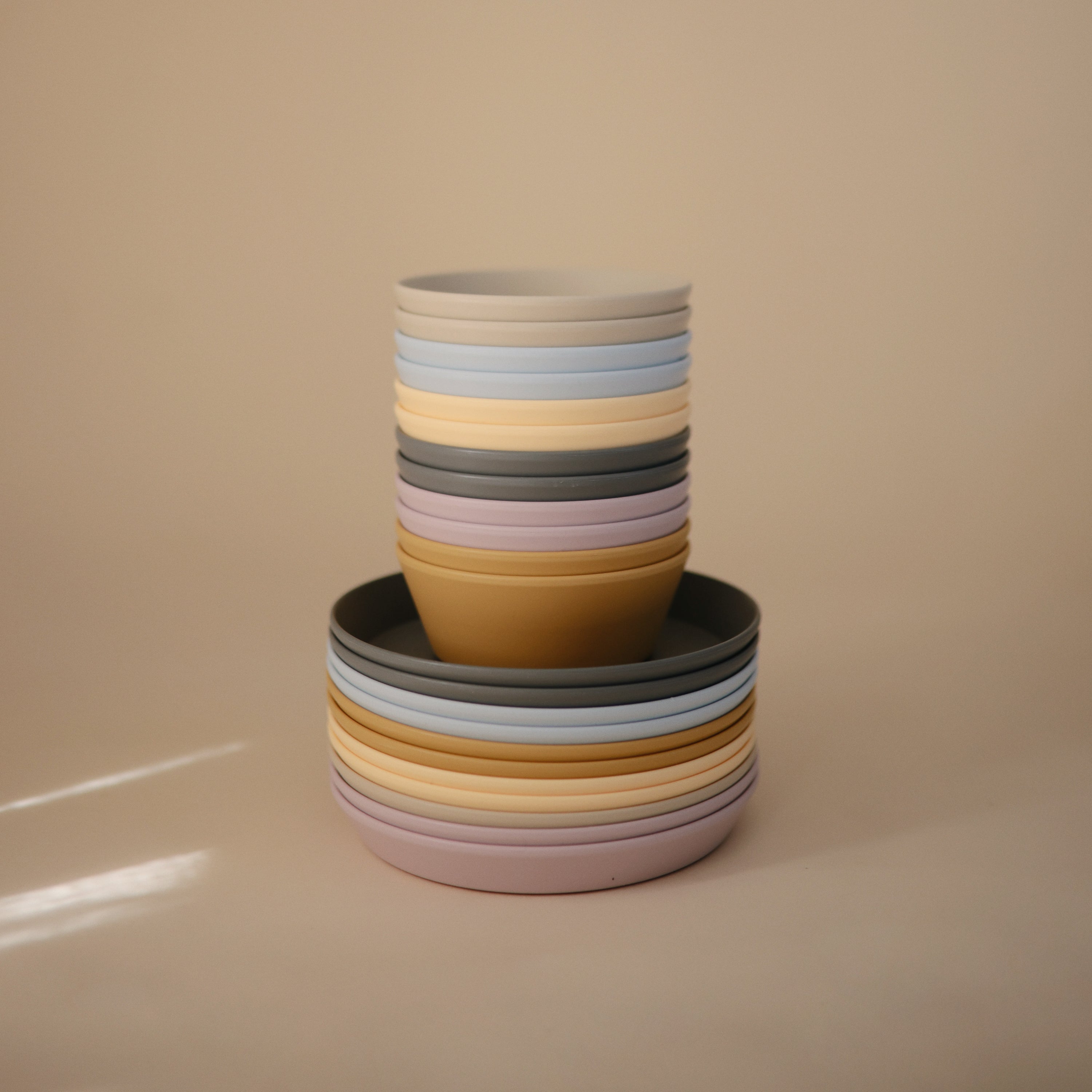 Round Dinnerware Plates, Set Of 2