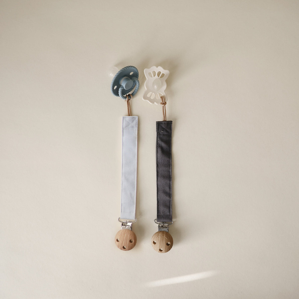 Linen Pacifier Clip 2-pack