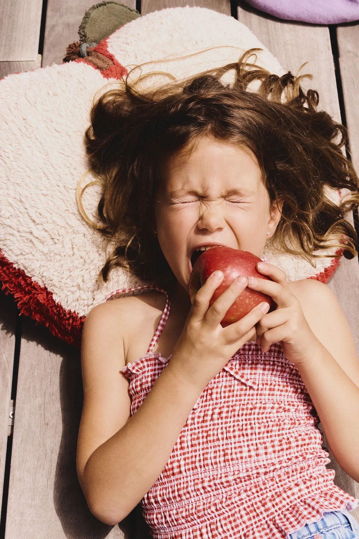 FLOOR CUSHION APPLE