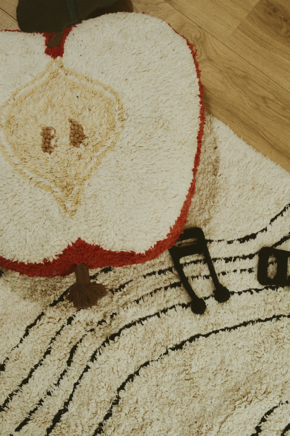 FLOOR CUSHION APPLE