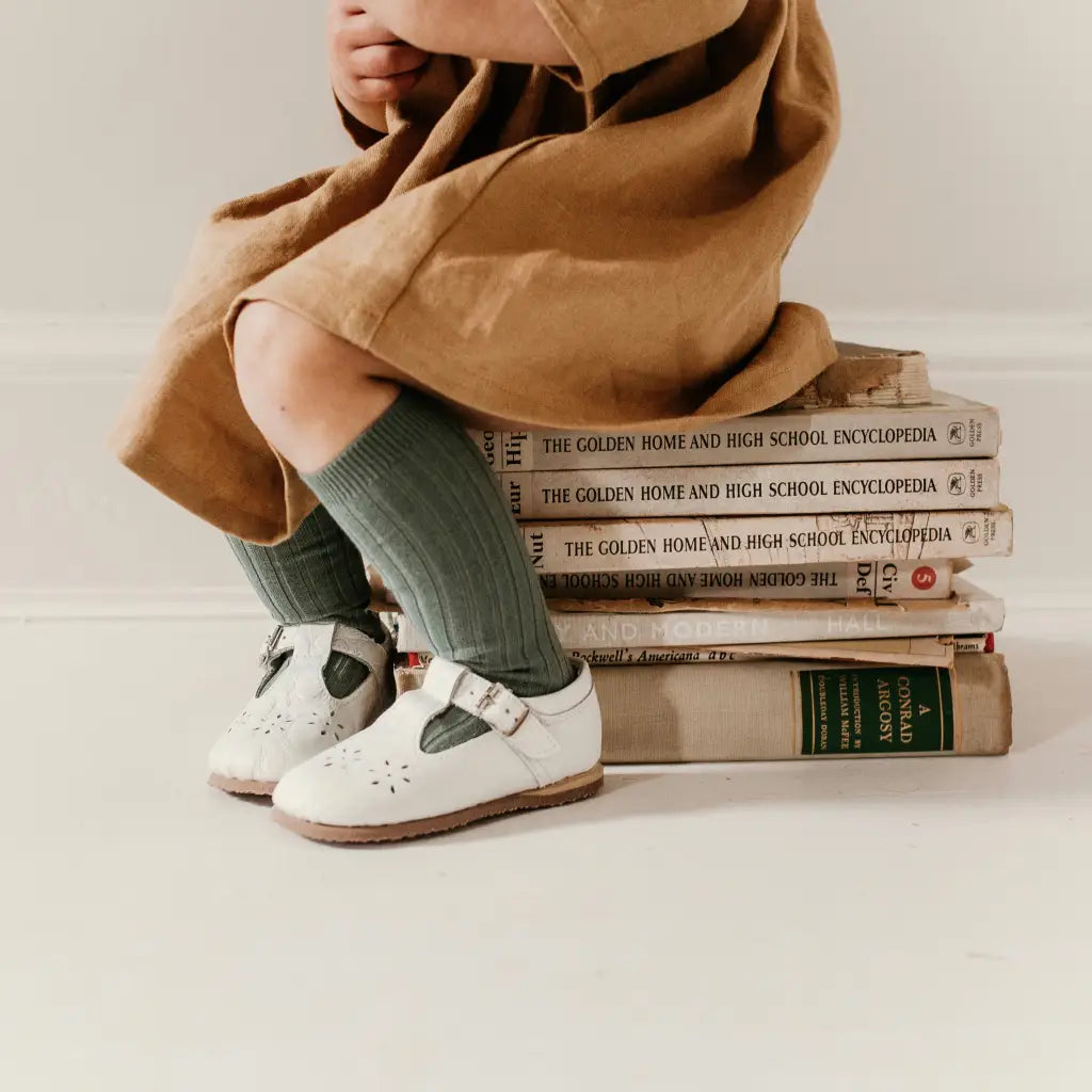Flora T-strap - Ivory Pebble