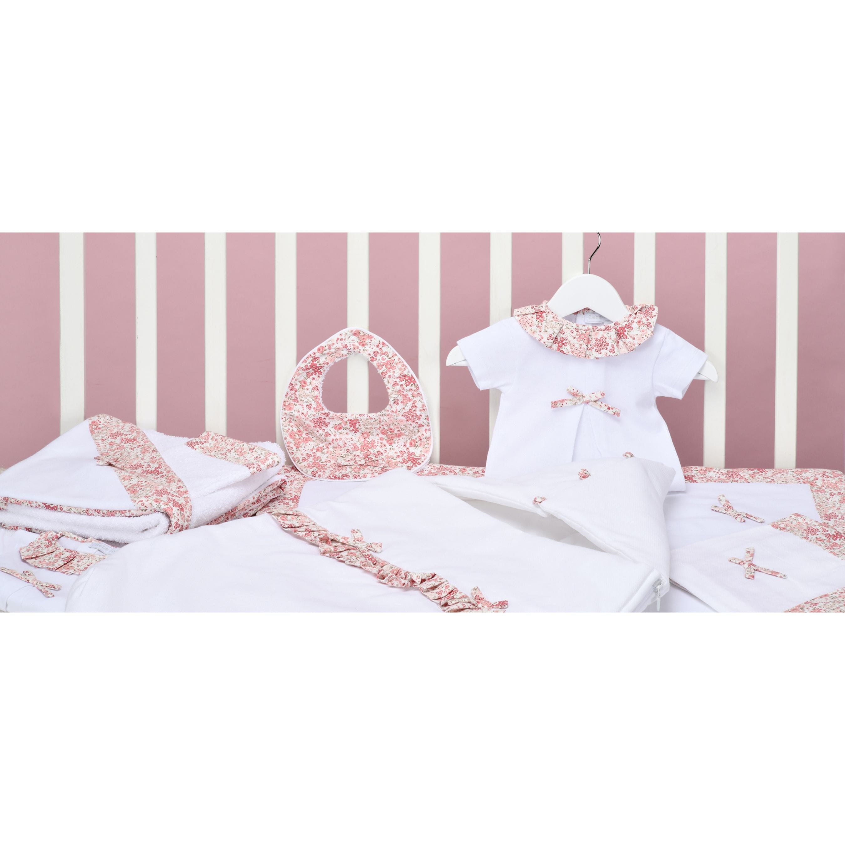 Flower | White Cotton Blanket With Floral Trim