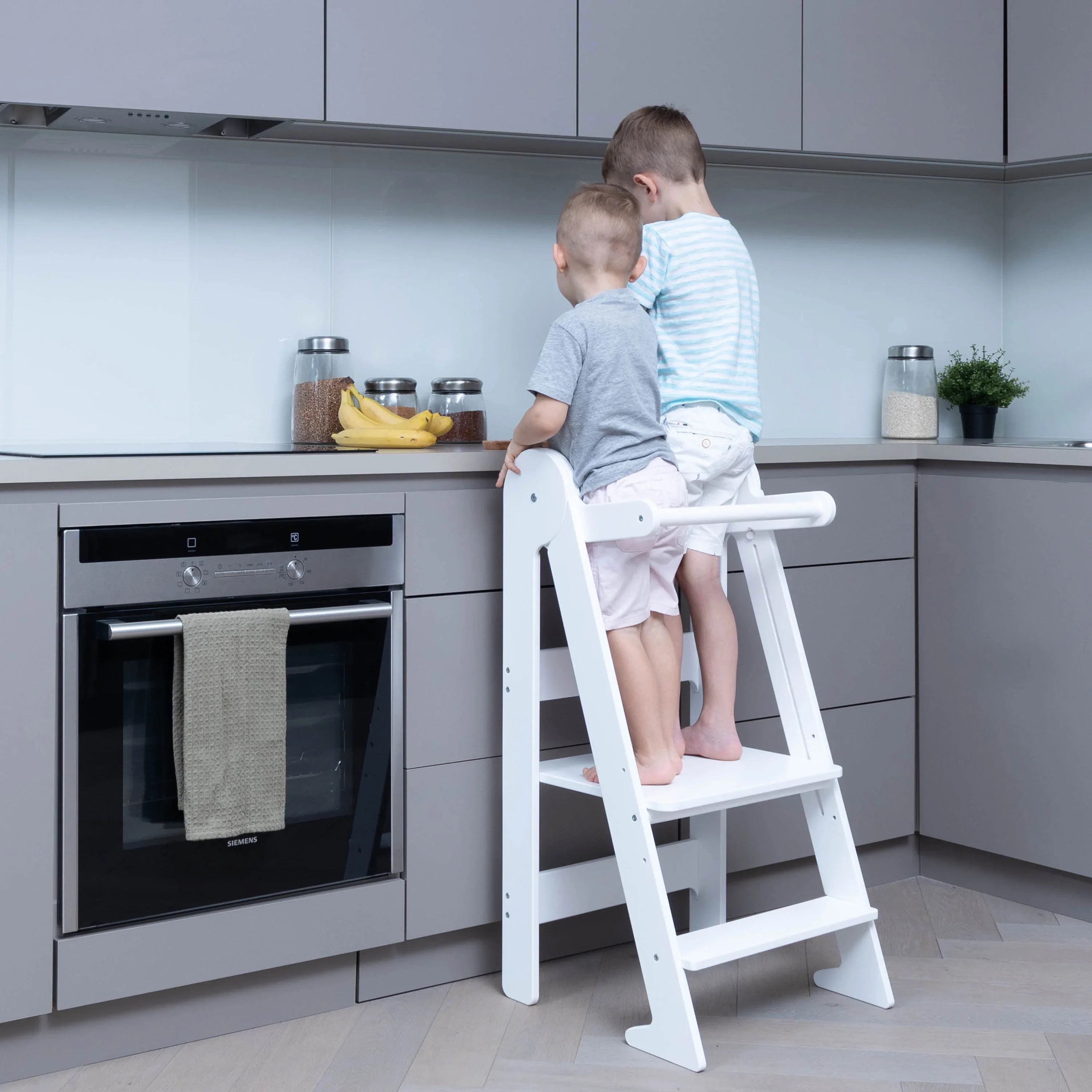 Petit Chef Foldable Toddler Tower in White