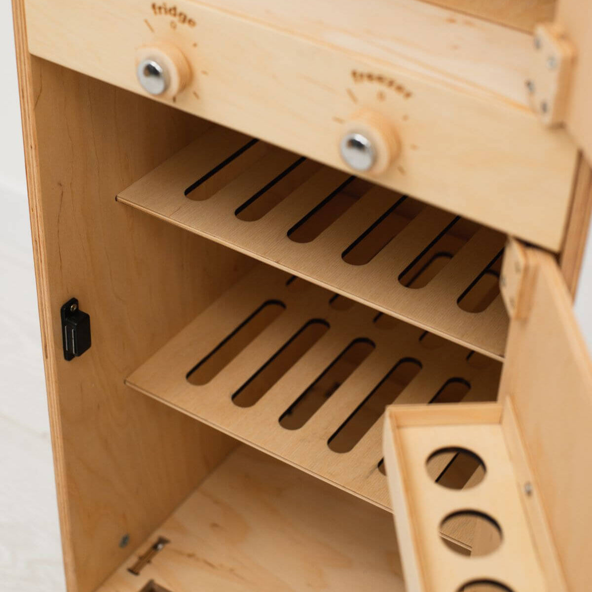 Play Fridge