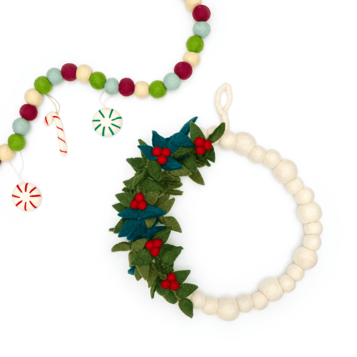 White Mistletoe Red Berry Wreath - Red
