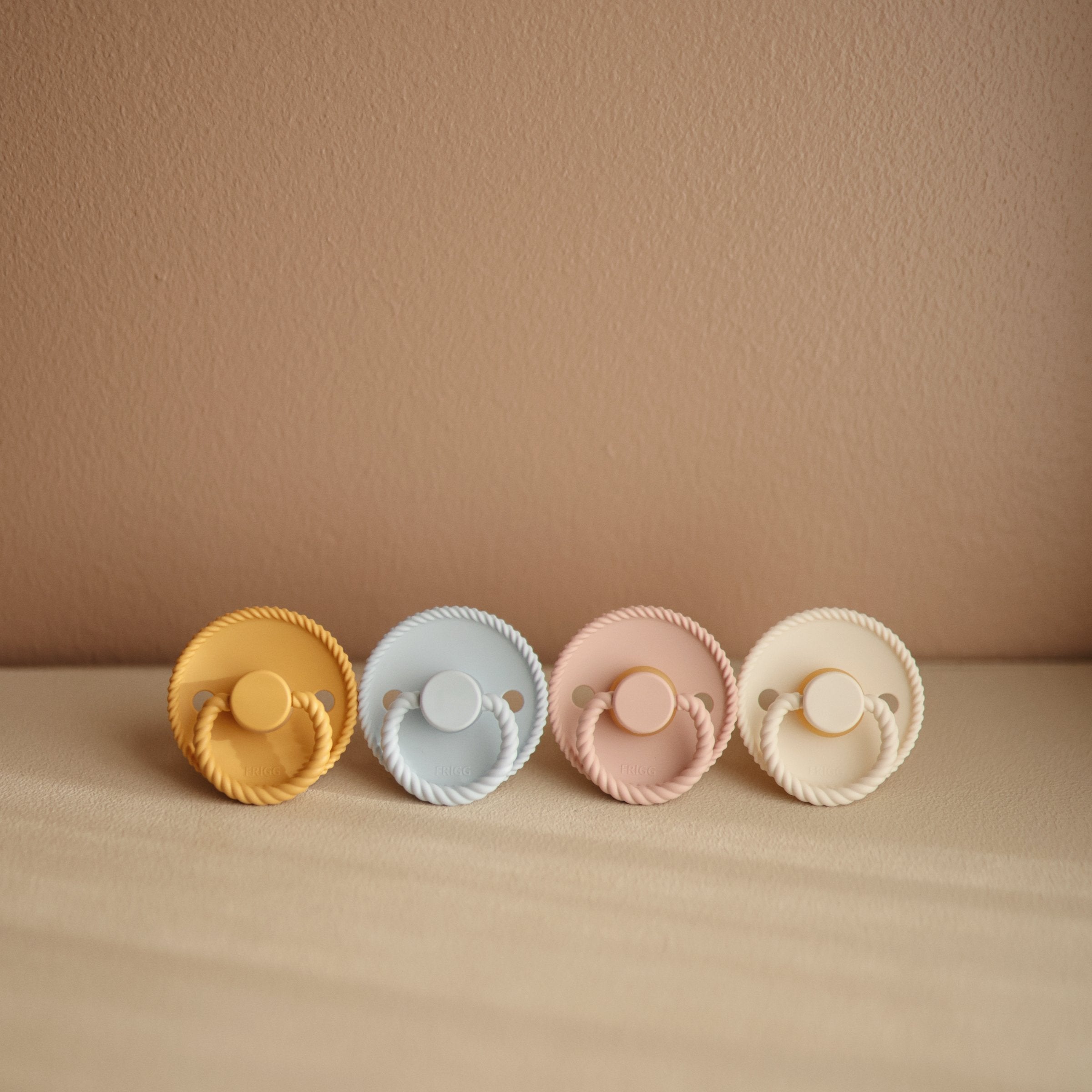 Frigg Rope Natural Rubber Pacifier 2-pack