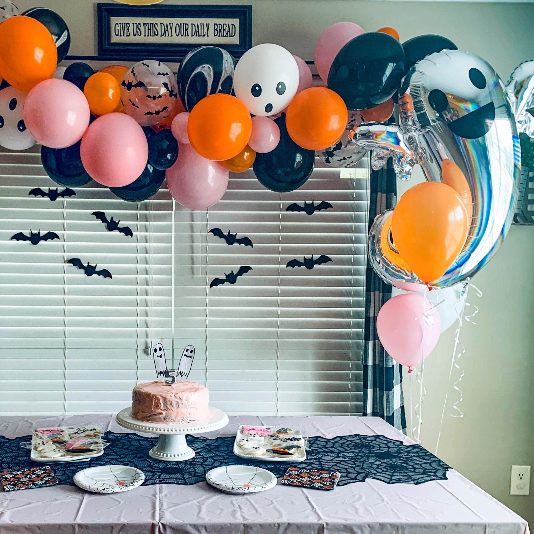 Holographic Ghost Balloon