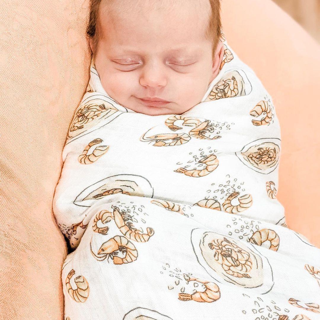Gift Set: Shrimp'n Grits Baby Muslin Swaddle Blanket And Burp Cloth/bib Combo