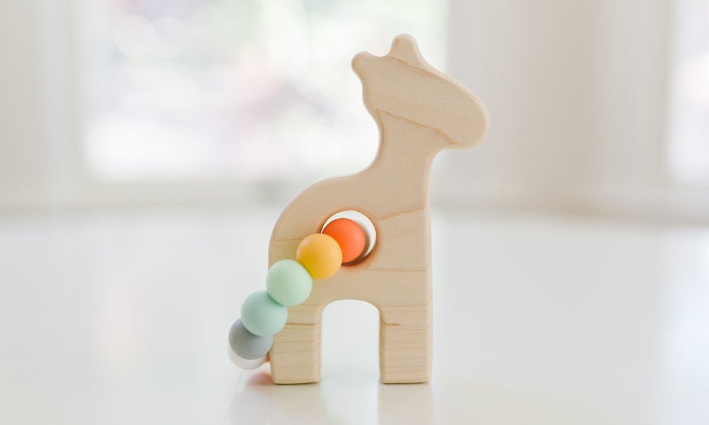 Giraffe Wooden Baby Grasping Toy With Teething Beads