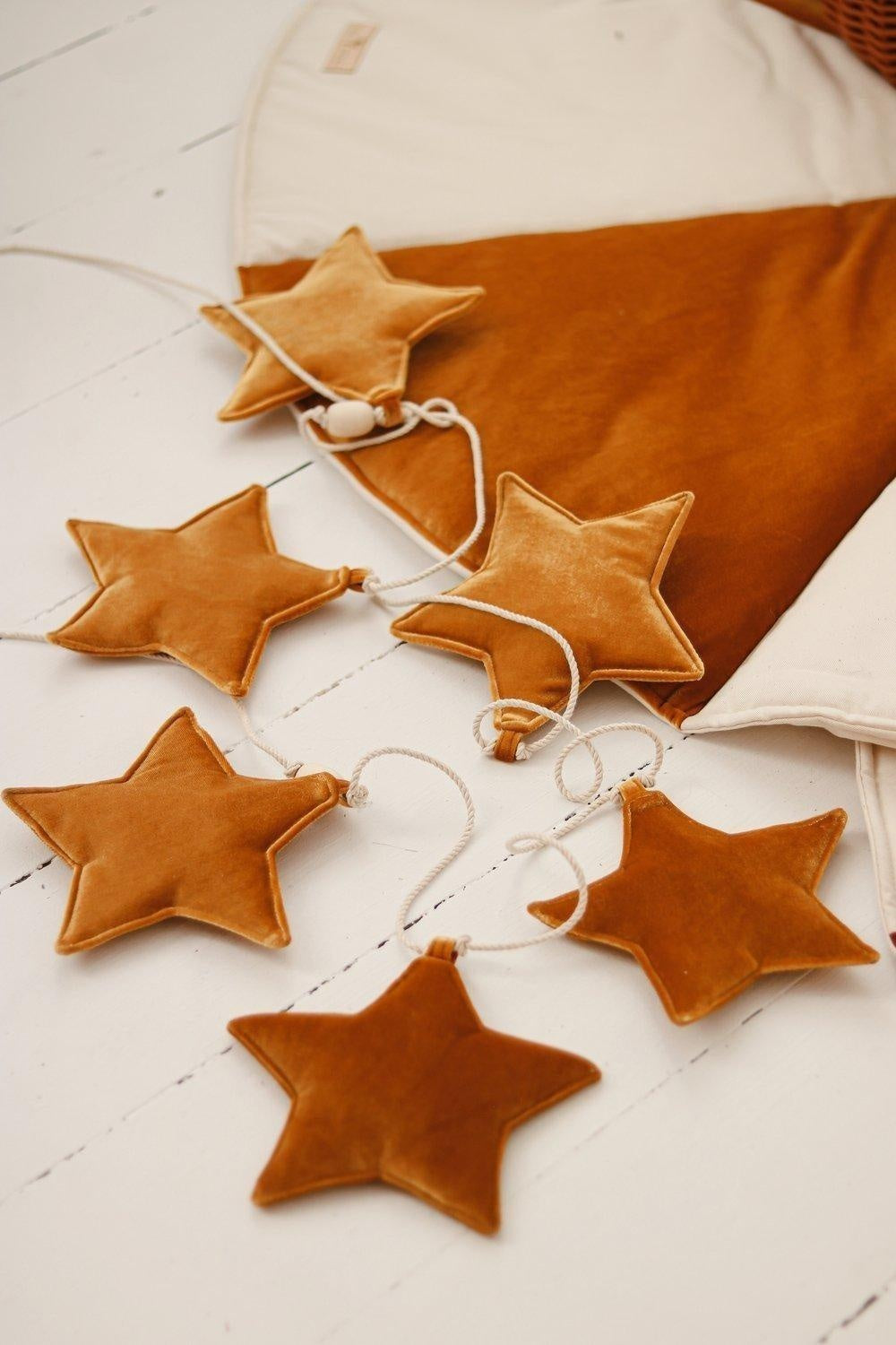 Velvet Gold Dust Garland With Stars