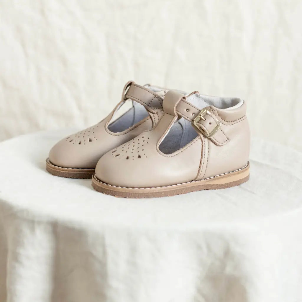 Greta T-strap - Truffle