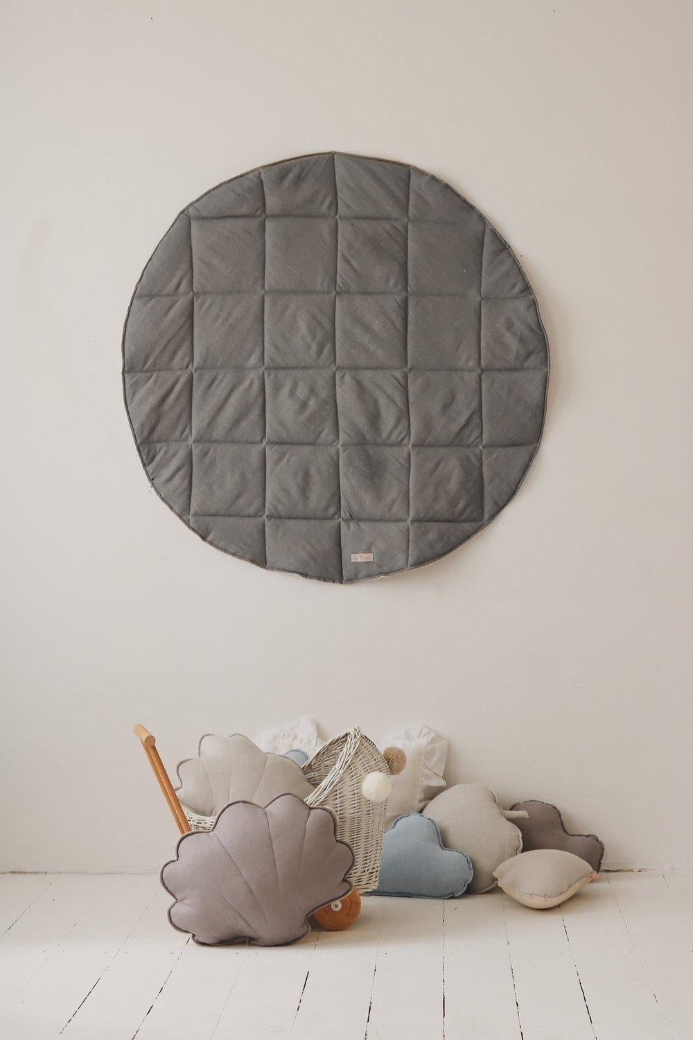 Grey Linen Round Mat