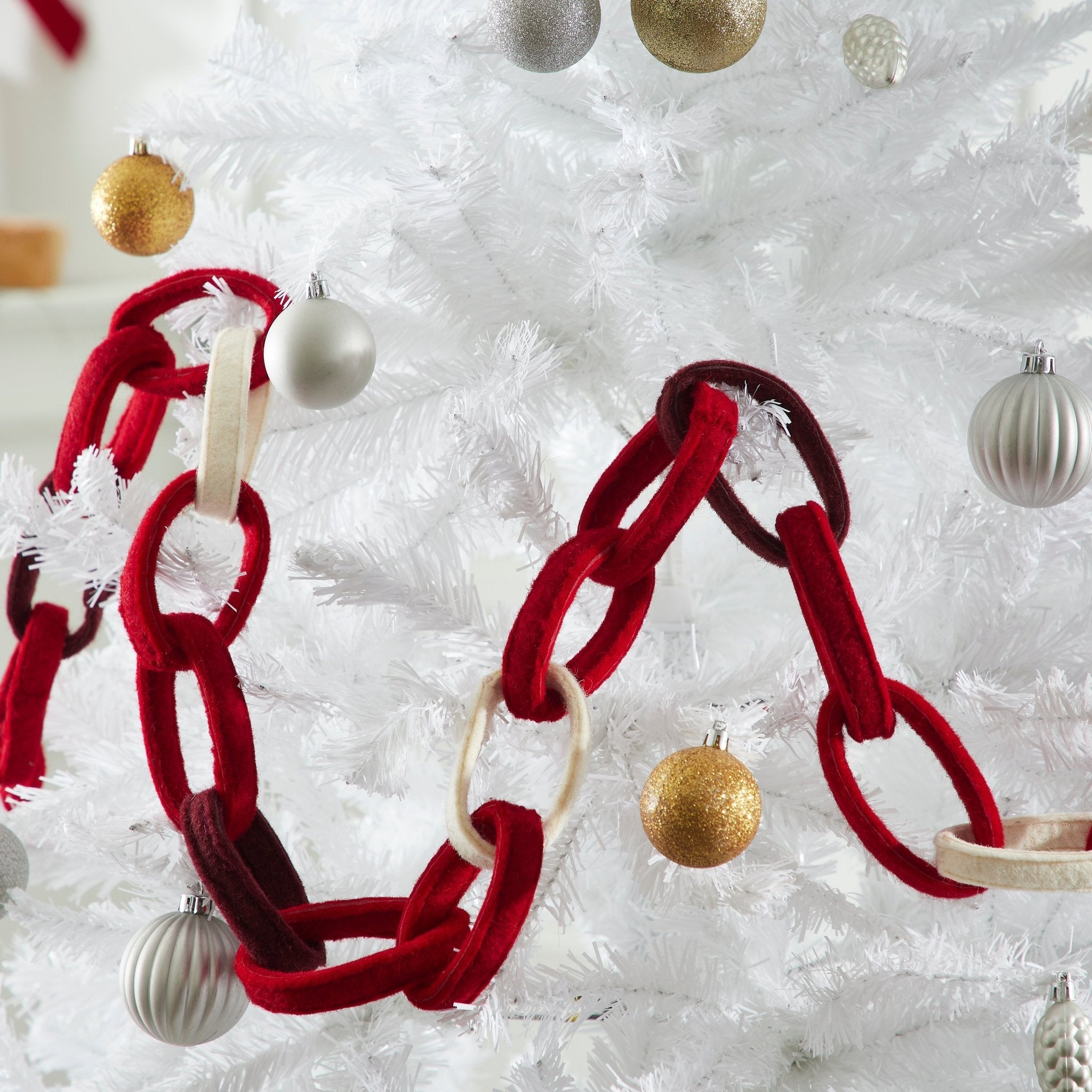 Hand Felted Wool Christmas Garland - Loop Chain In Red - 6'