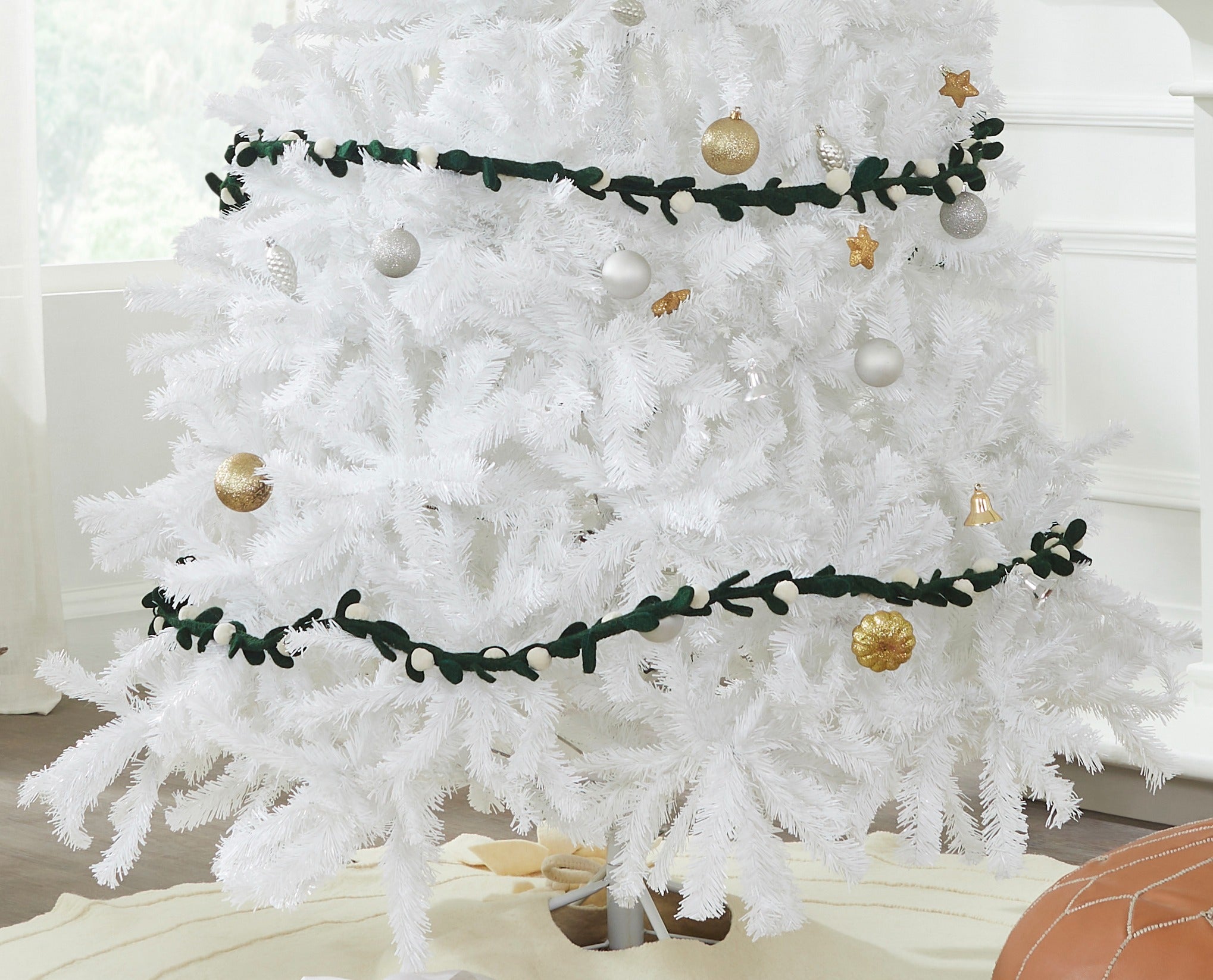 Handmade Christmas Garland - Cream Velvet Balls And Felt Mistletoe - 6'