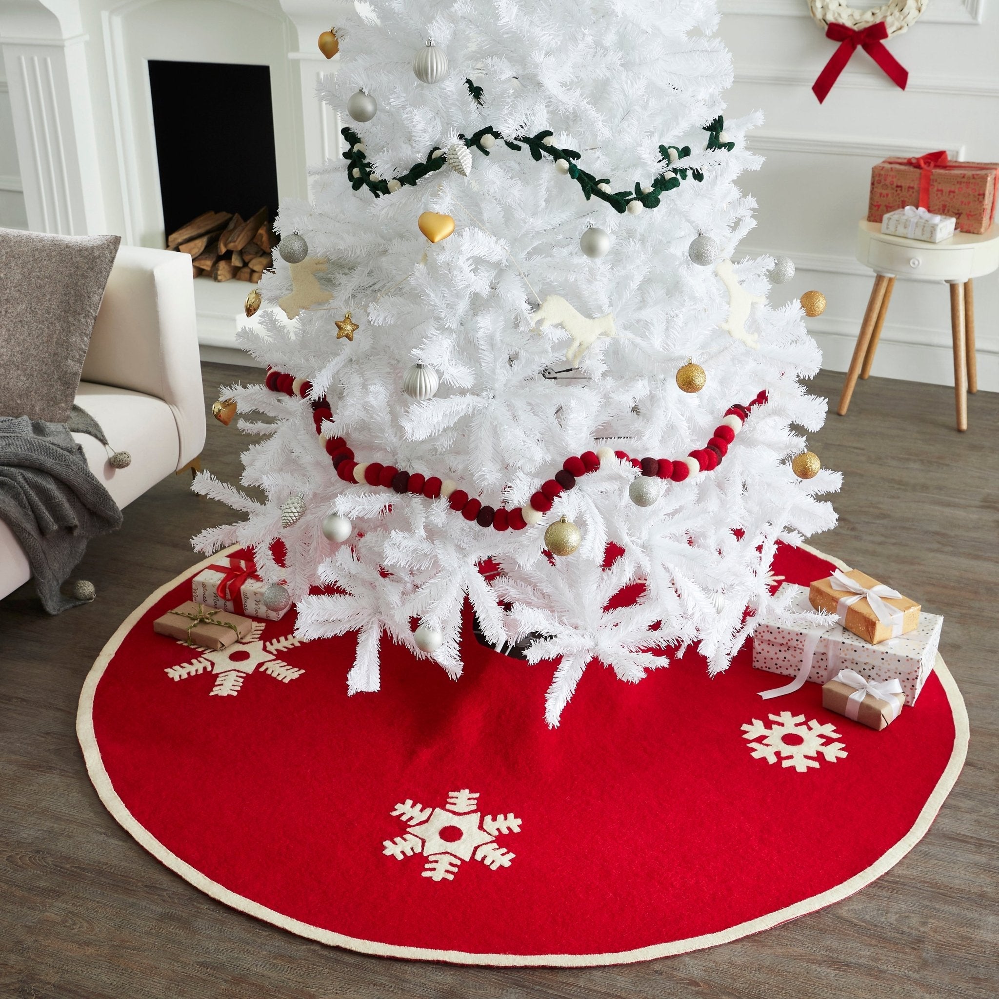 Handmade Christmas Tree Skirt In Felt - Snowflakes On Red  - 60"