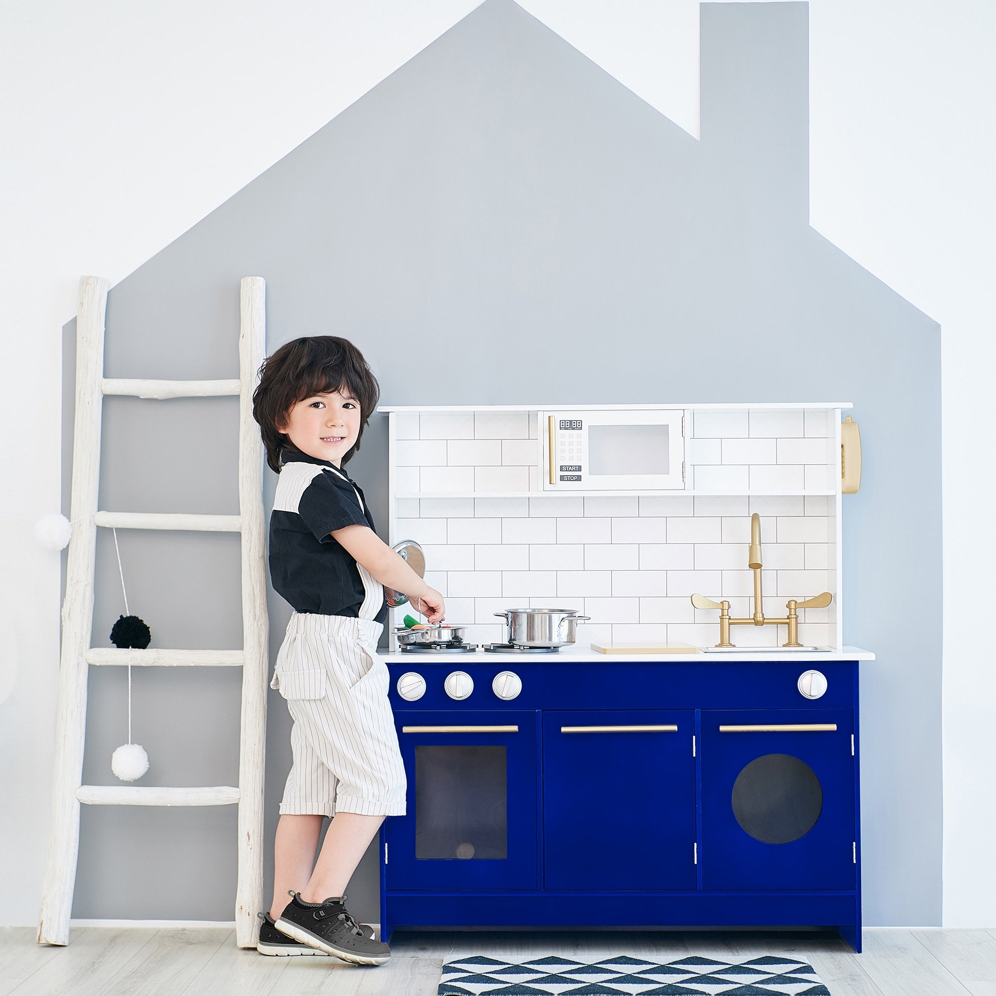 Little Chef Berlin Play Kitchen with Cookware Accessories, White/Blue