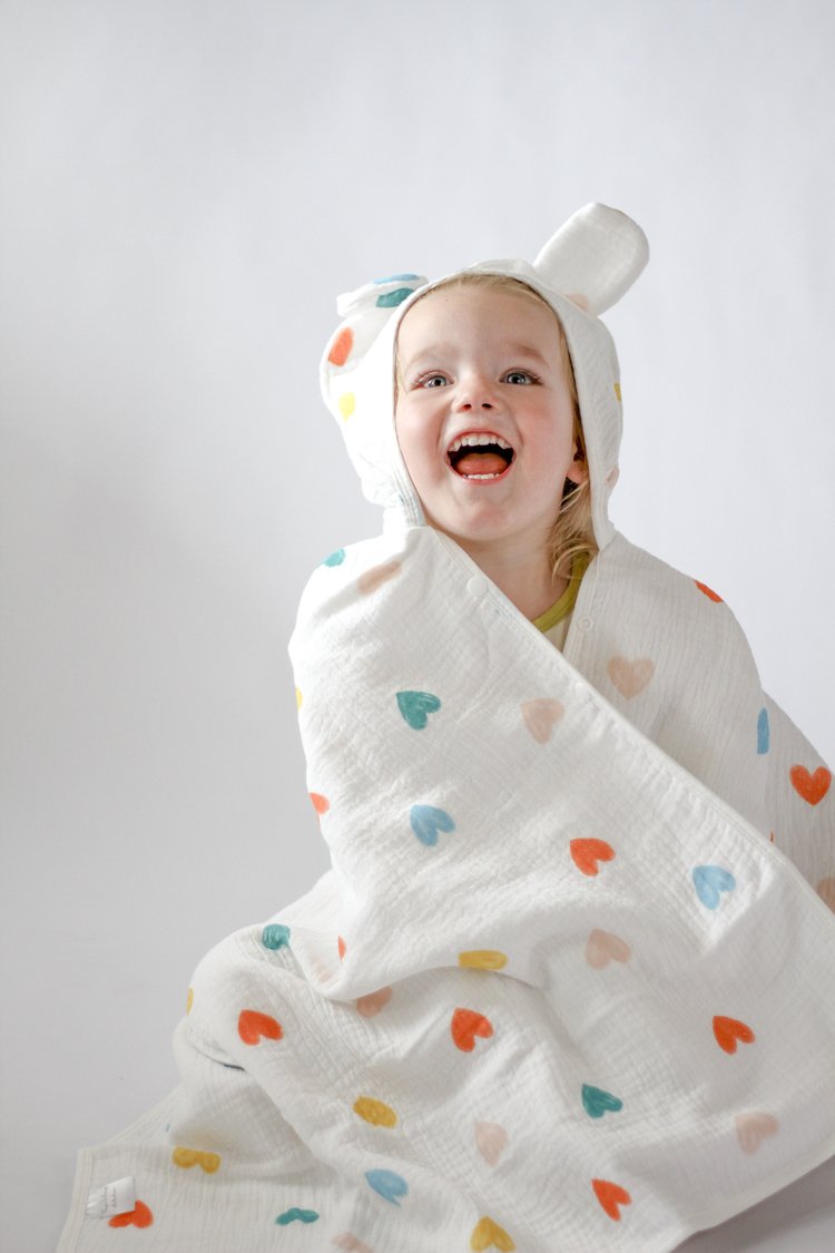 Muslin Cotton Girl’s Hooded Bathrobe – Colorful Hearts Cover-up