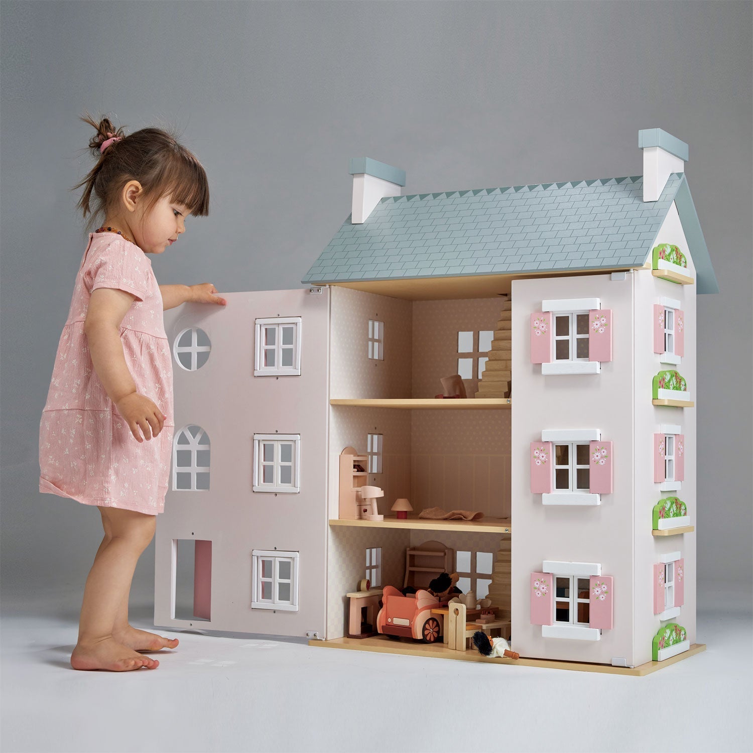 Heather Hall Dollhouse