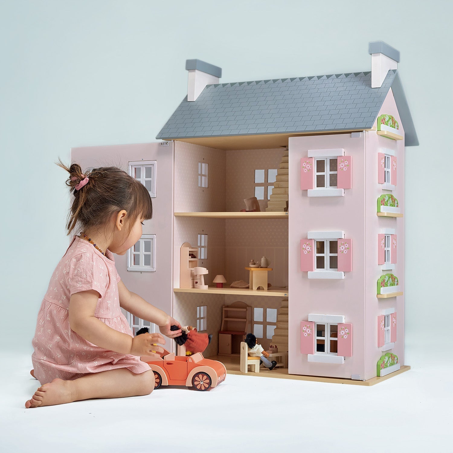 Heather Hall Dollhouse