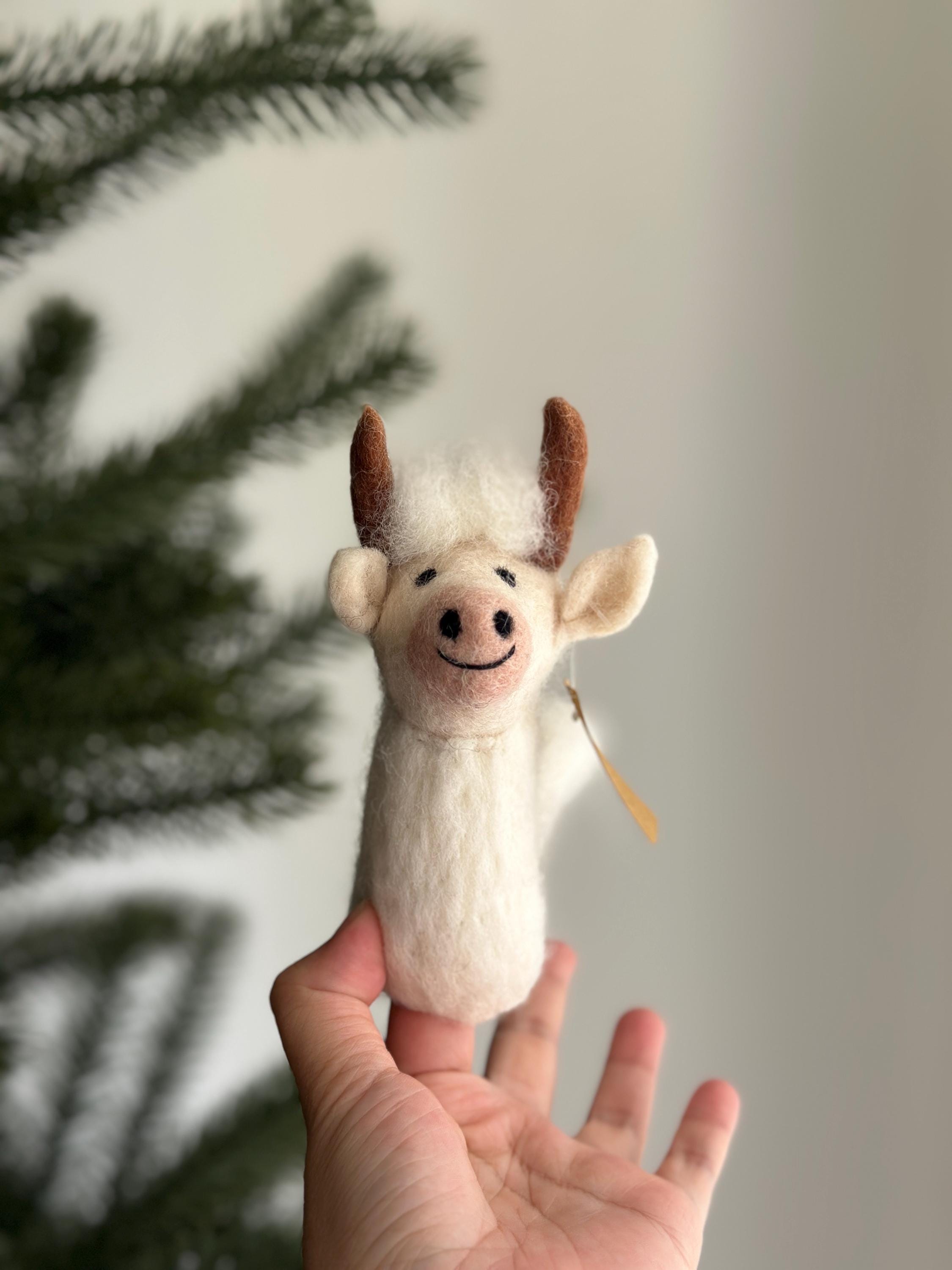 Highland Cow Finger Puppet