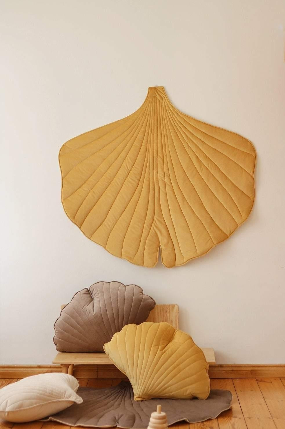 Velvet Honey Ginkgo Leaf Mat