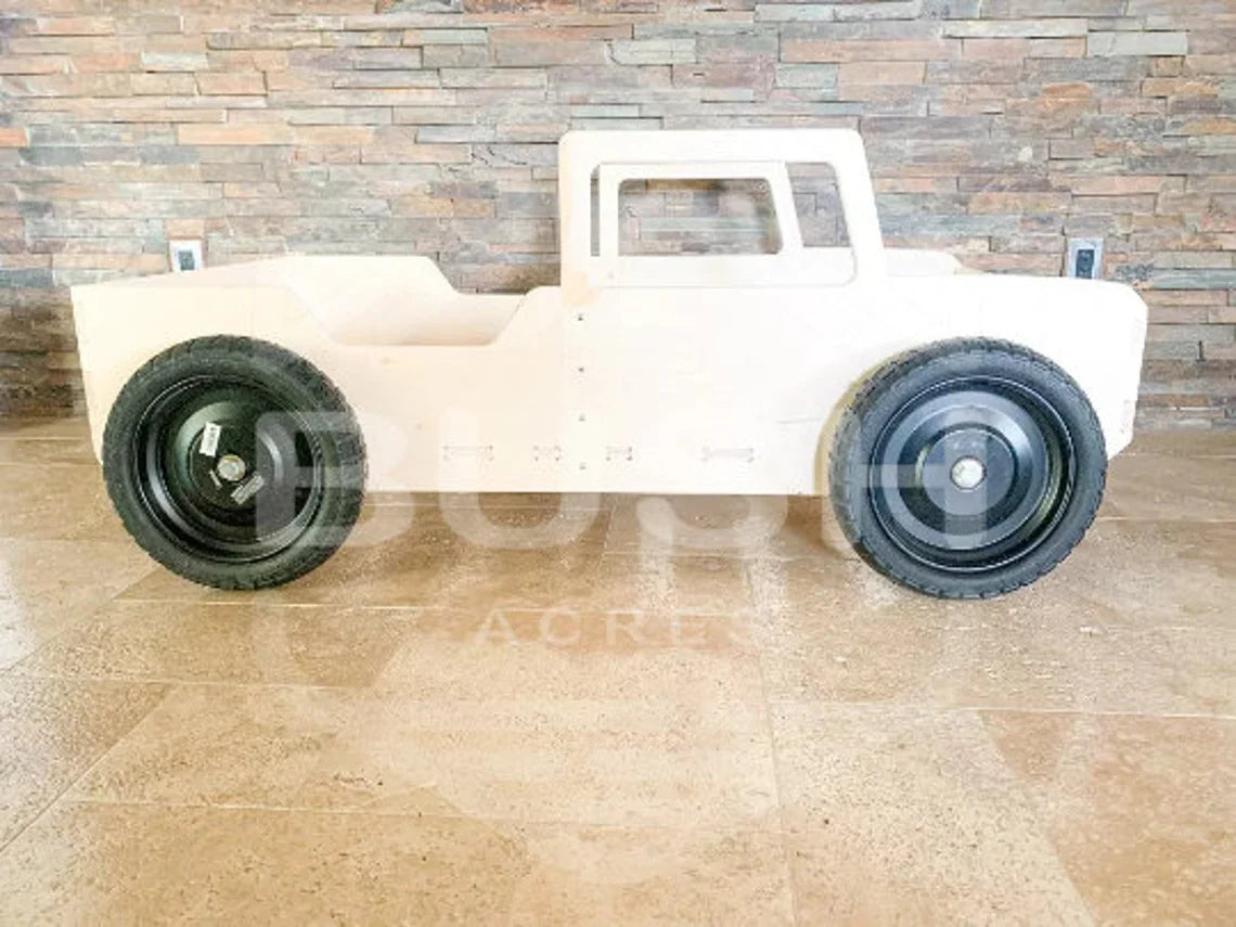 Cam V1- Bronco Bed With Real Wheels + Acrylic Grille