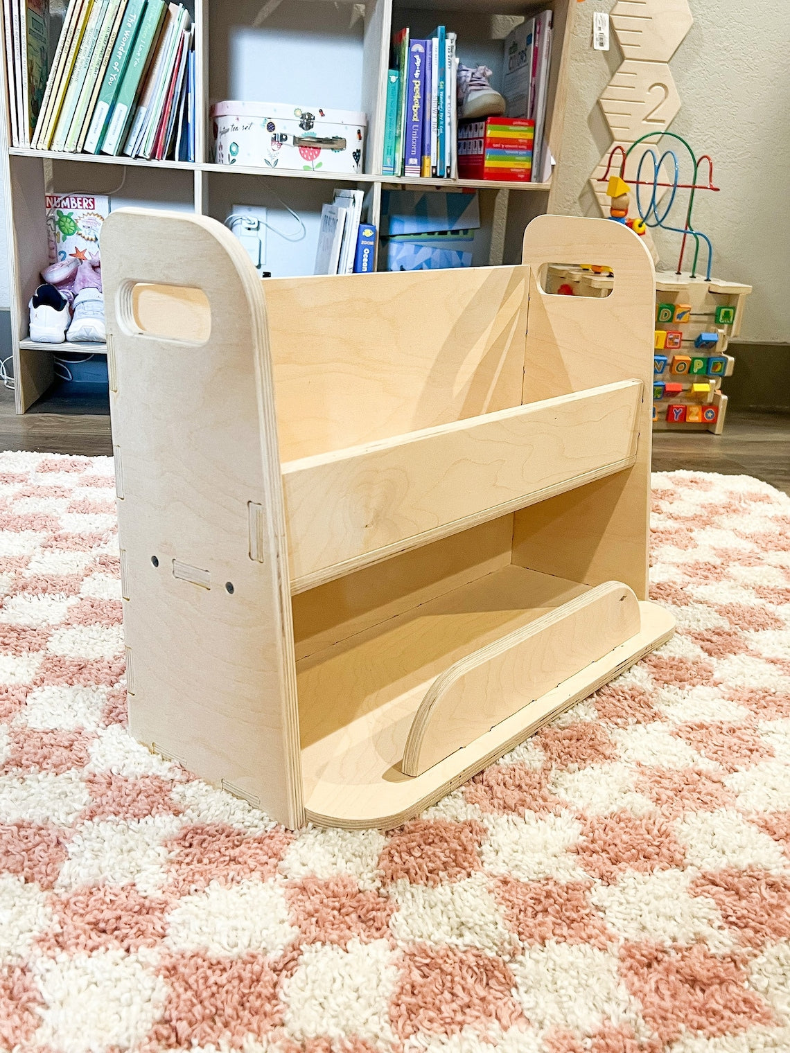Janine- Portable Bookshelf
