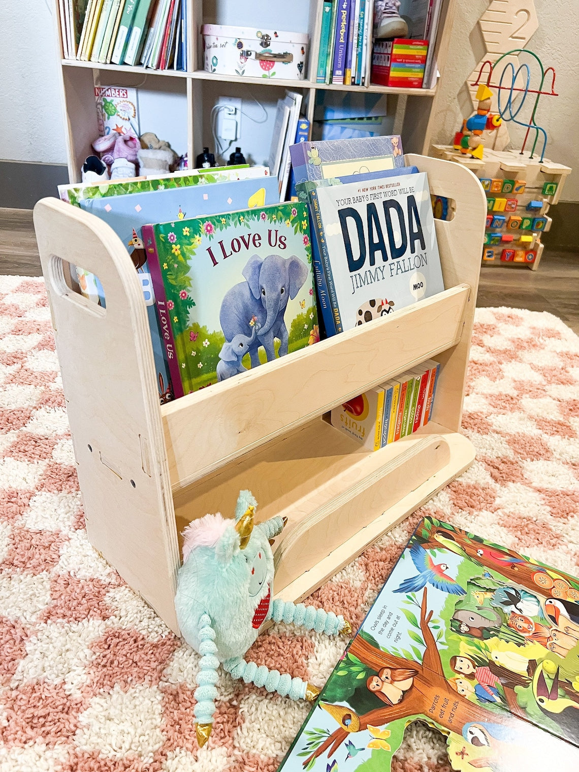 Janine- Portable Bookshelf