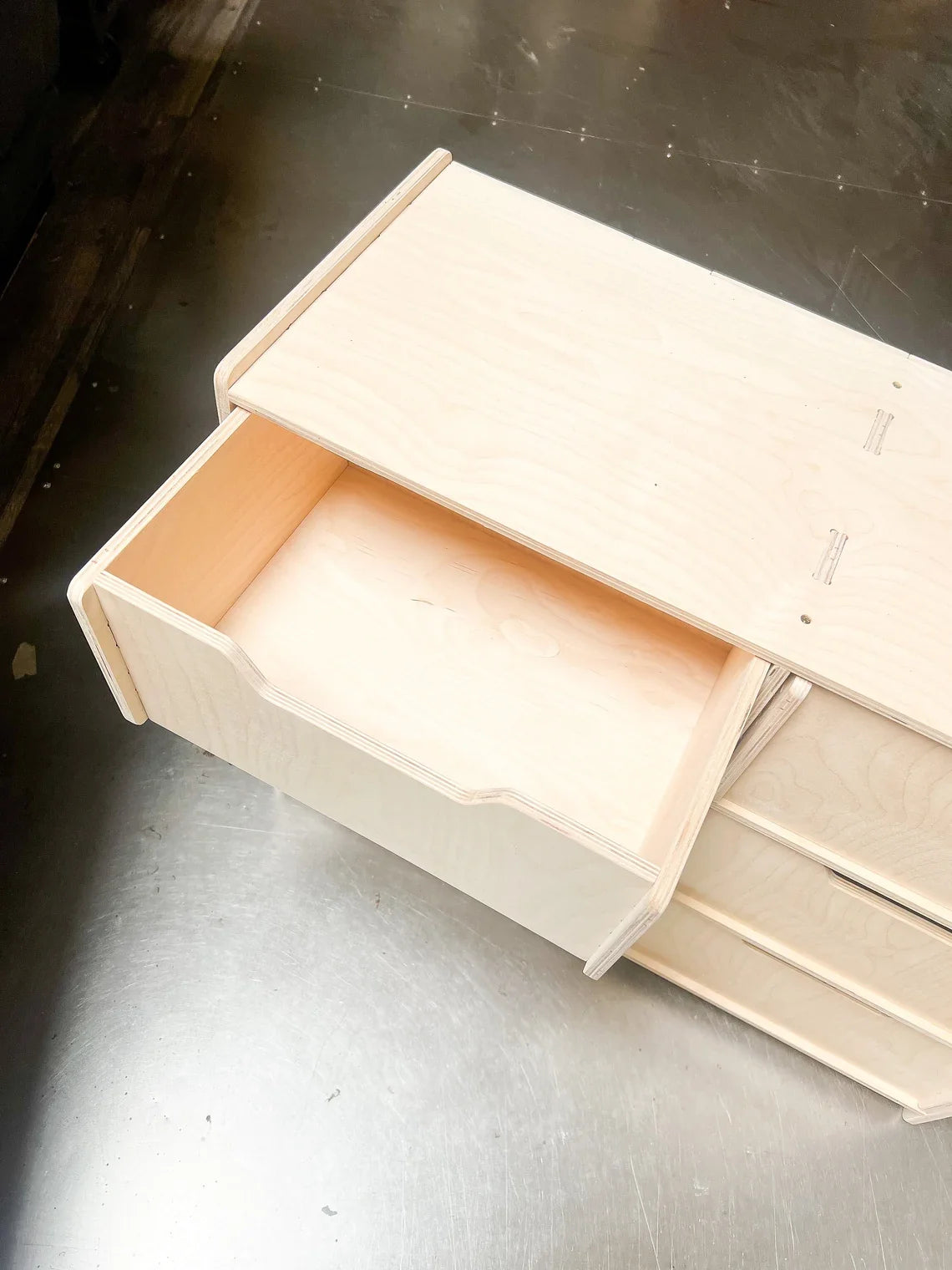 Lala- Dresser