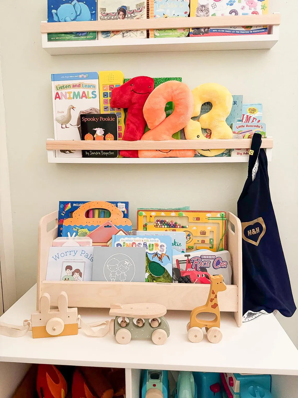 Michael- Portable Bookshelf