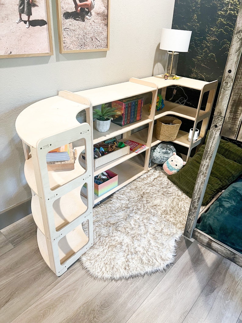 Jerry- Corner Toy Shelf