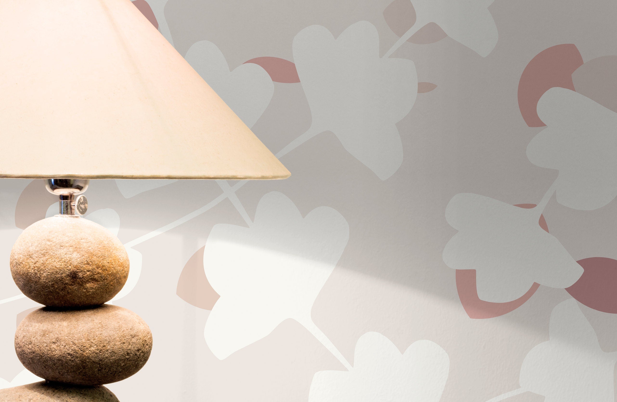Abstract Wallpaper Featuring Minimalist Leaf Shapes In Beige, Pink, And Gray - X014