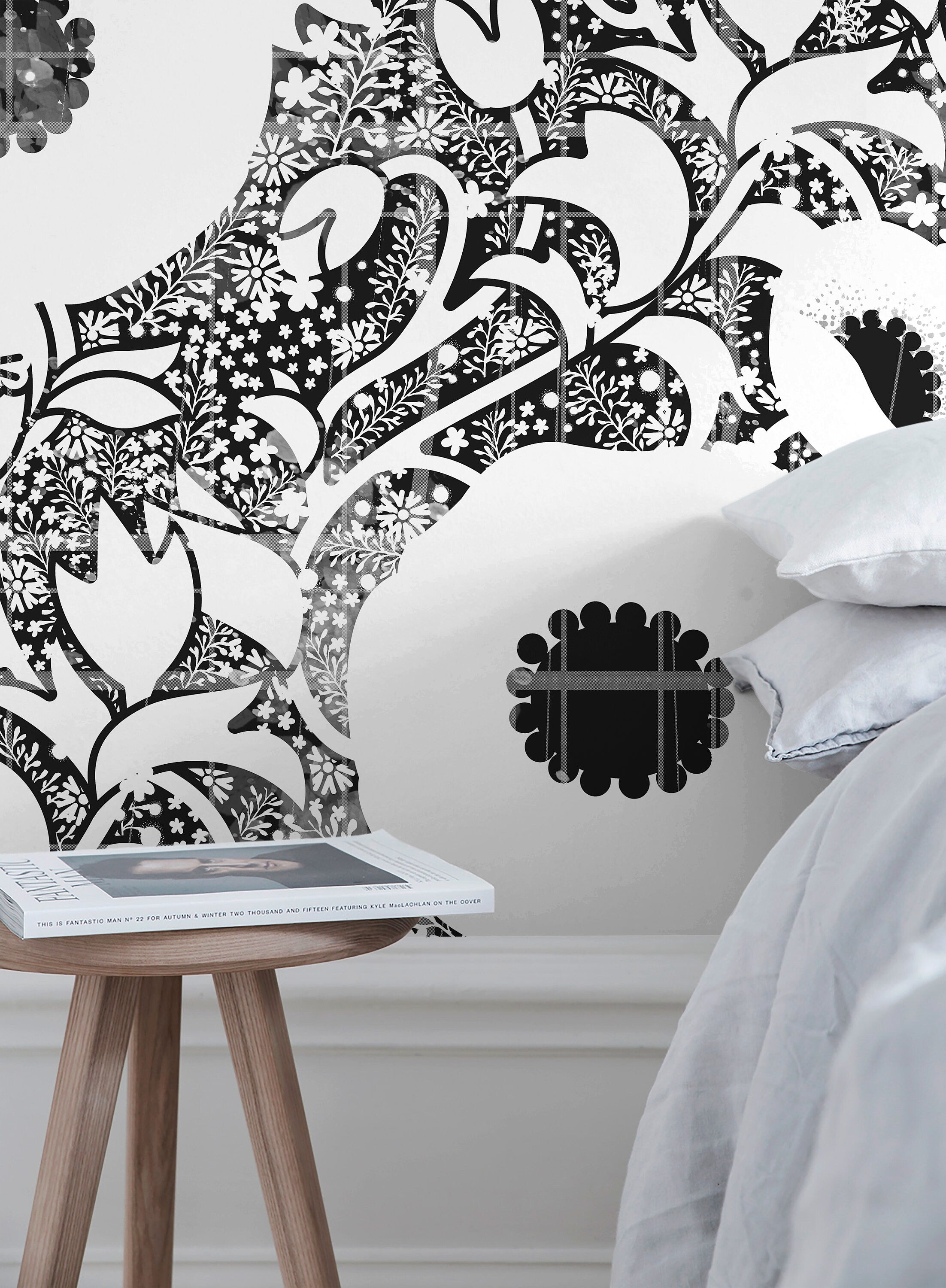 Floral Wallpaper With A Graphic Collage Motif In Black And White - X032