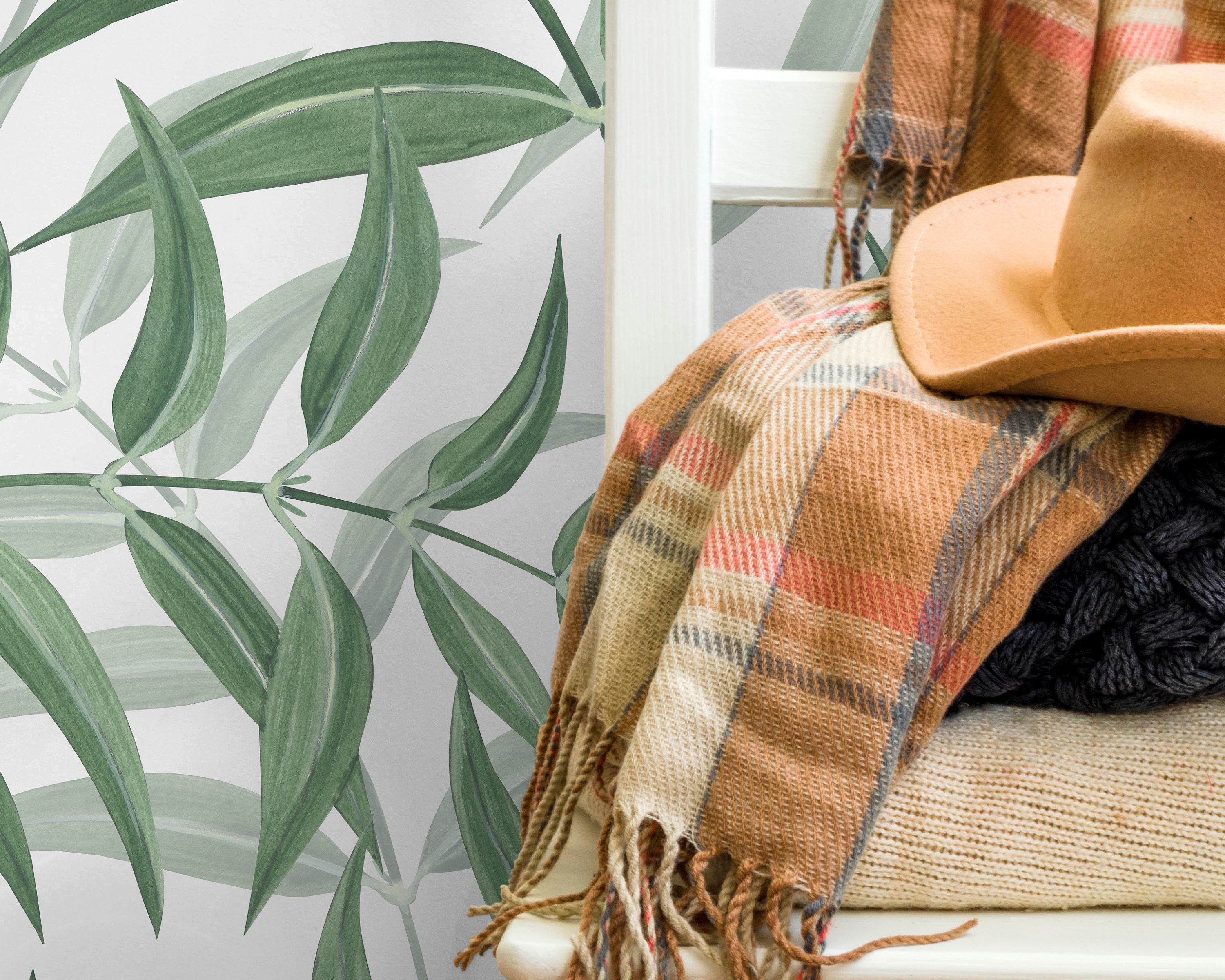 Botanical Wallpaper With A Painted Leaf Motif In Green - X034