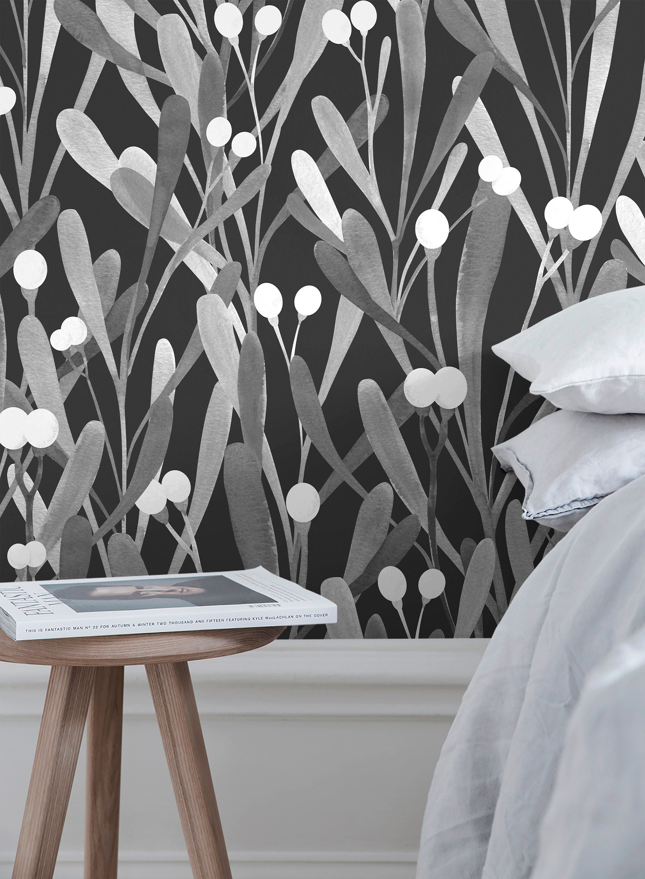 Botanical Wallpaper With Stylized Mistletoe Leaves In Black And Gray - X061