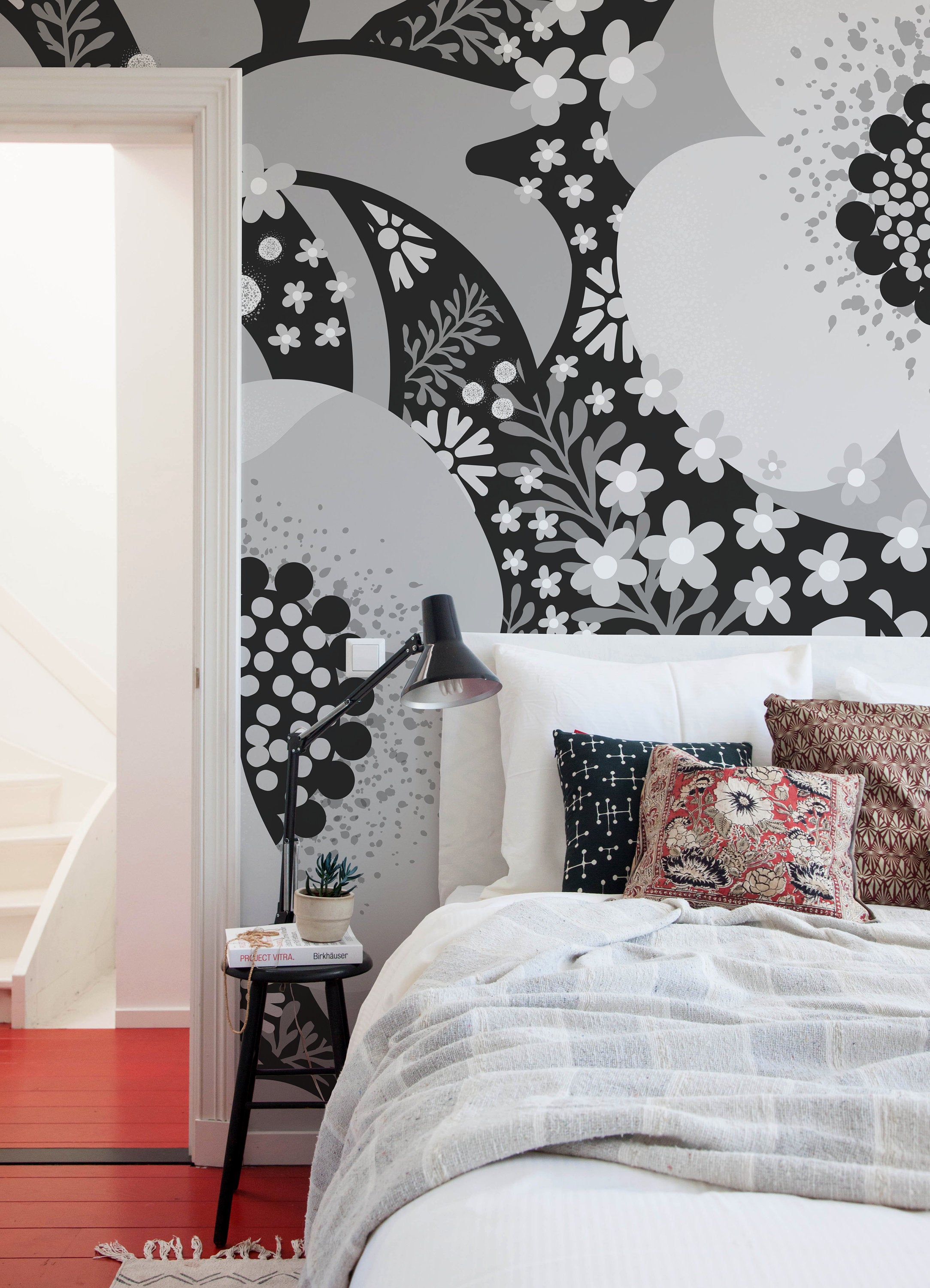 Abstract Wallpaper With A Stylized Floral Mural In Black, Gray, And White - X067