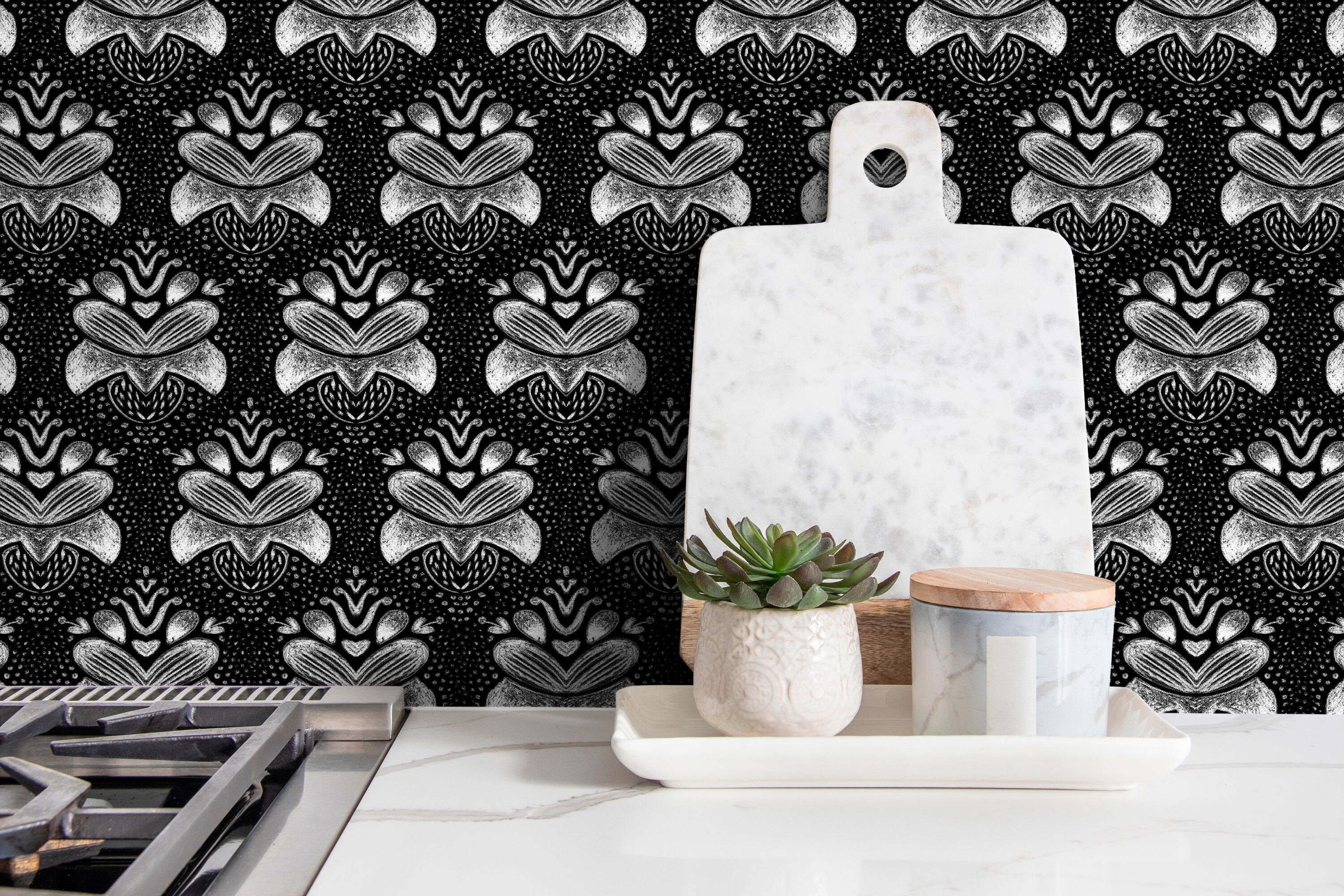 Folk Art Wallpaper With A Stylized Damask Motif In Black And White - X088