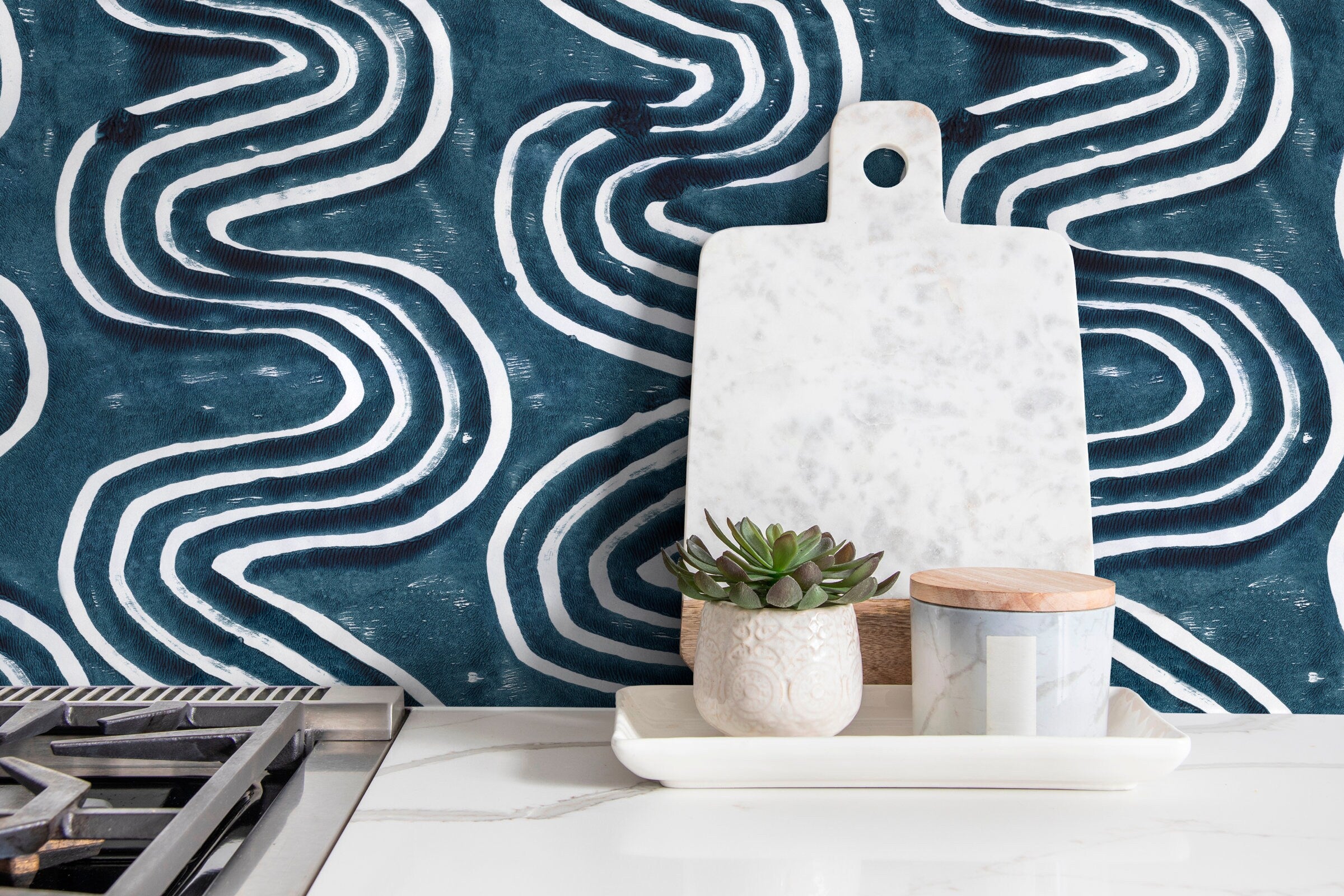 Abstract Wallpaper With Wavy Block Print Lines In Navy Blue And White - X094