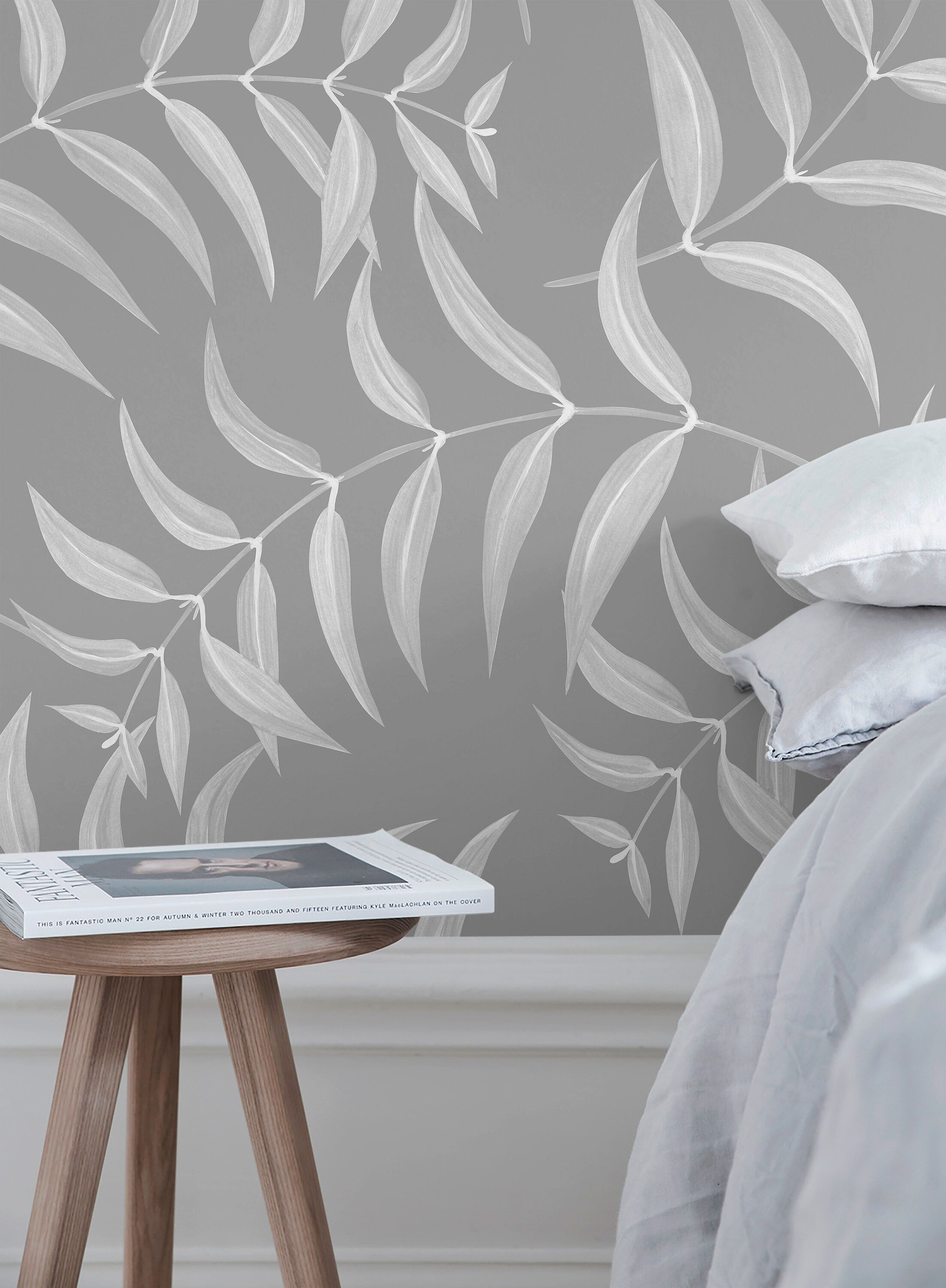 Botanical Wallpaper With A Minimalist Leaf Pattern In Gray And White - X036