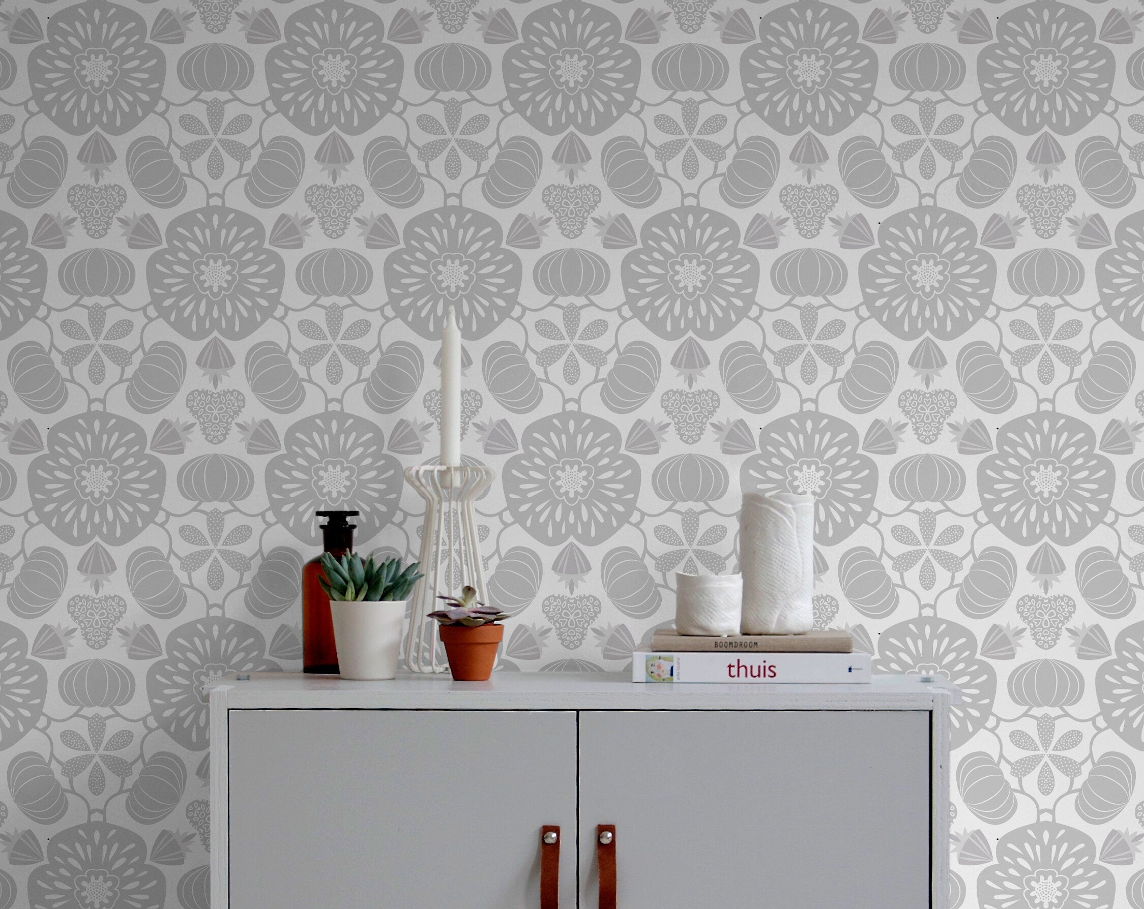 Scandinavian Wallpaper With A Folk Art Damask Motif In Light Gray - X051