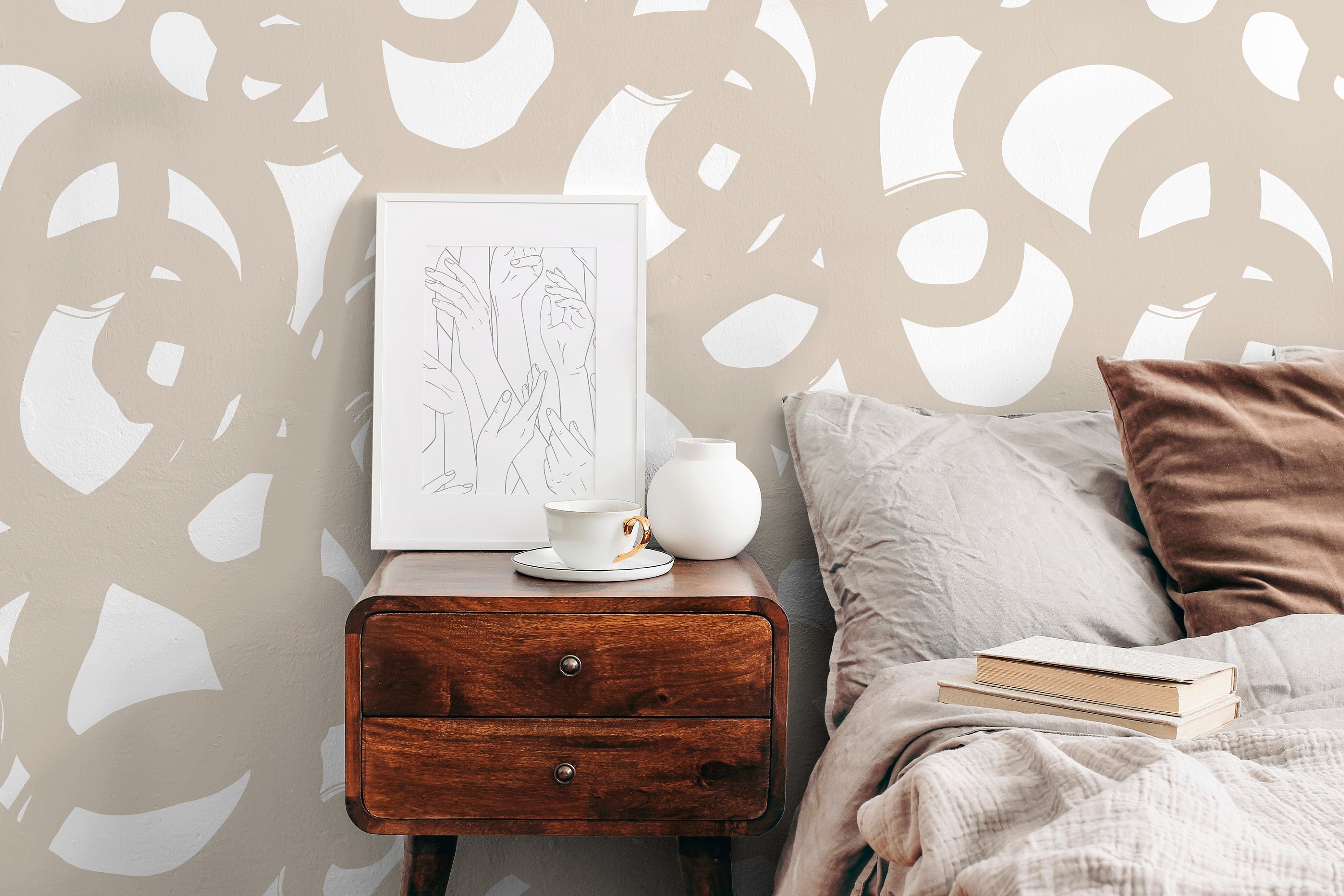 Abstract Wallpaper With Overlapping Brushstroke Circles In Beige - X080