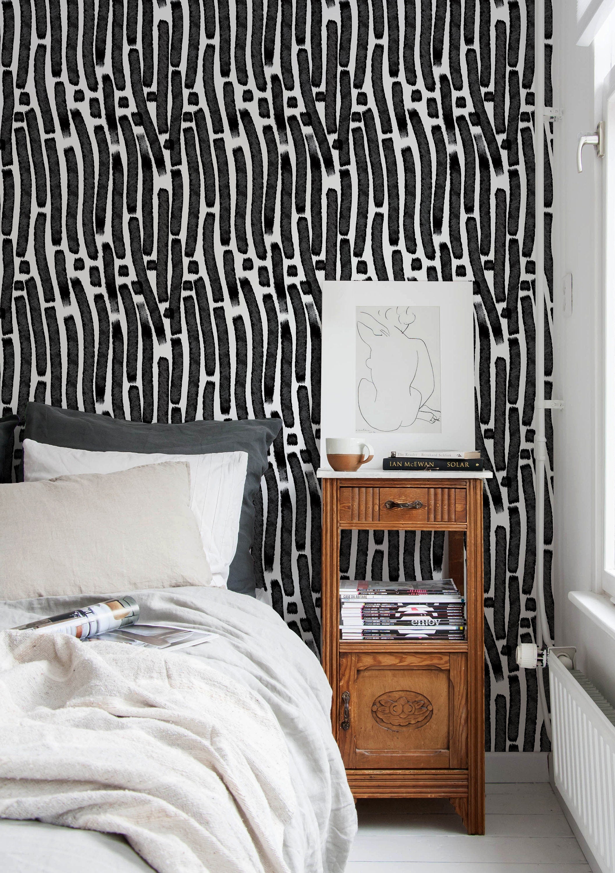 Abstract Wallpaper With Vertical Brushstrokes In Black And White - X102