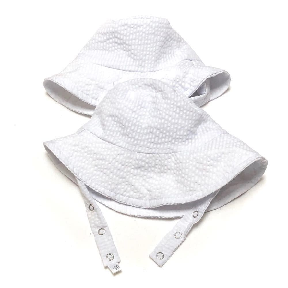 Bucket Hat In Cape Cod Seersucker White