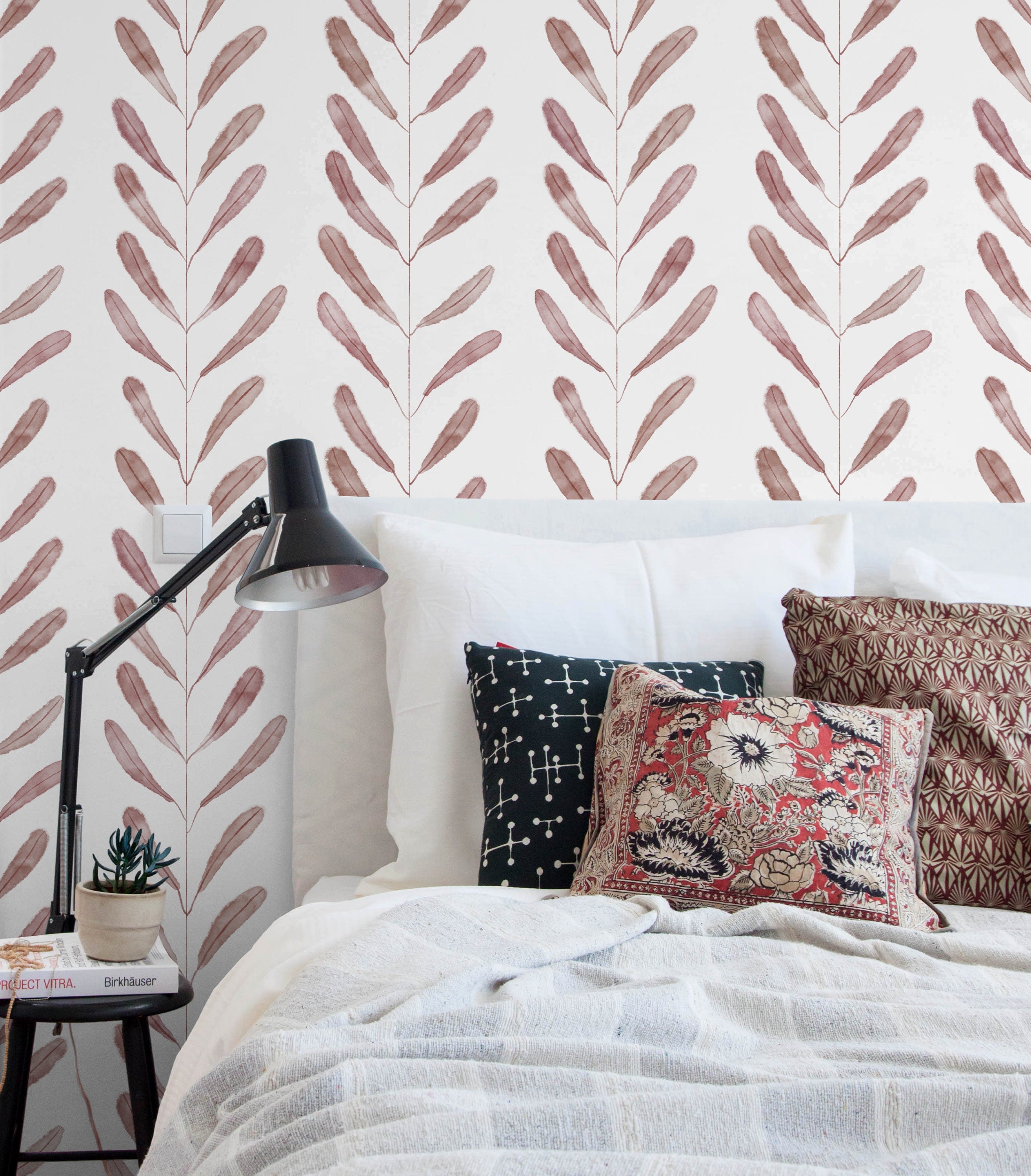 Botanical Wallpaper With A Delicate Watercolor Leaf Motif In Rose - X134